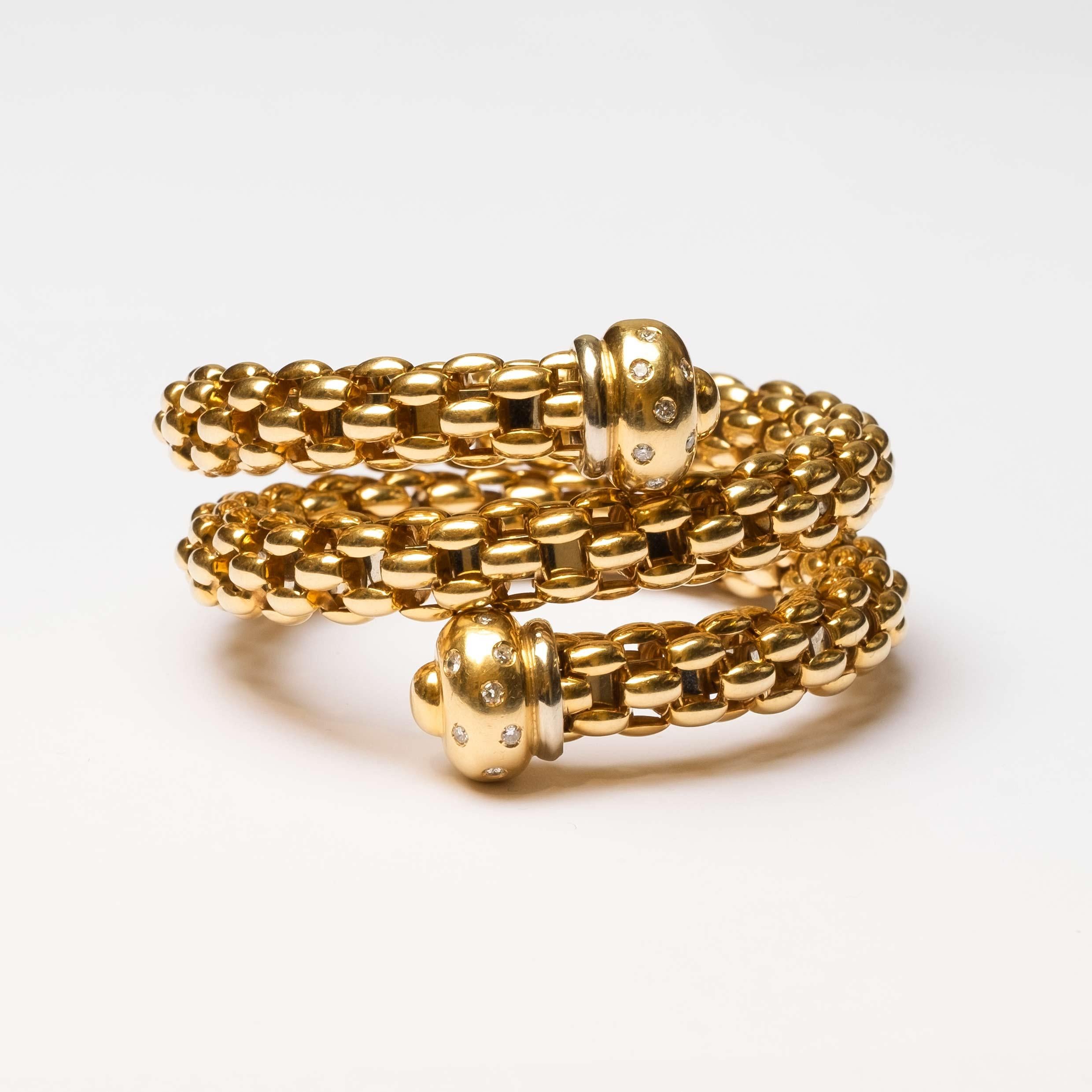 Round Cut Italian 18ct Yellow Gold and Diamonds Bracelet signed FOPE spring For Sale