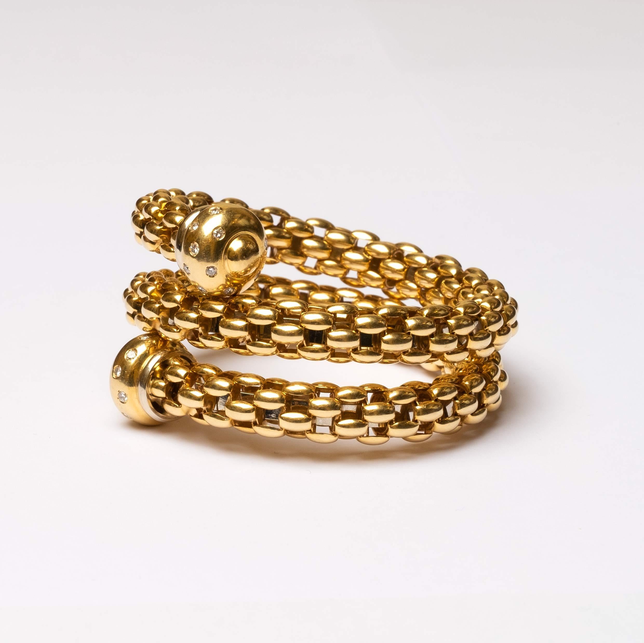 Italian 18ct Yellow Gold and Diamonds Bracelet signed FOPE spring In Good Condition For Sale In Milano, MI