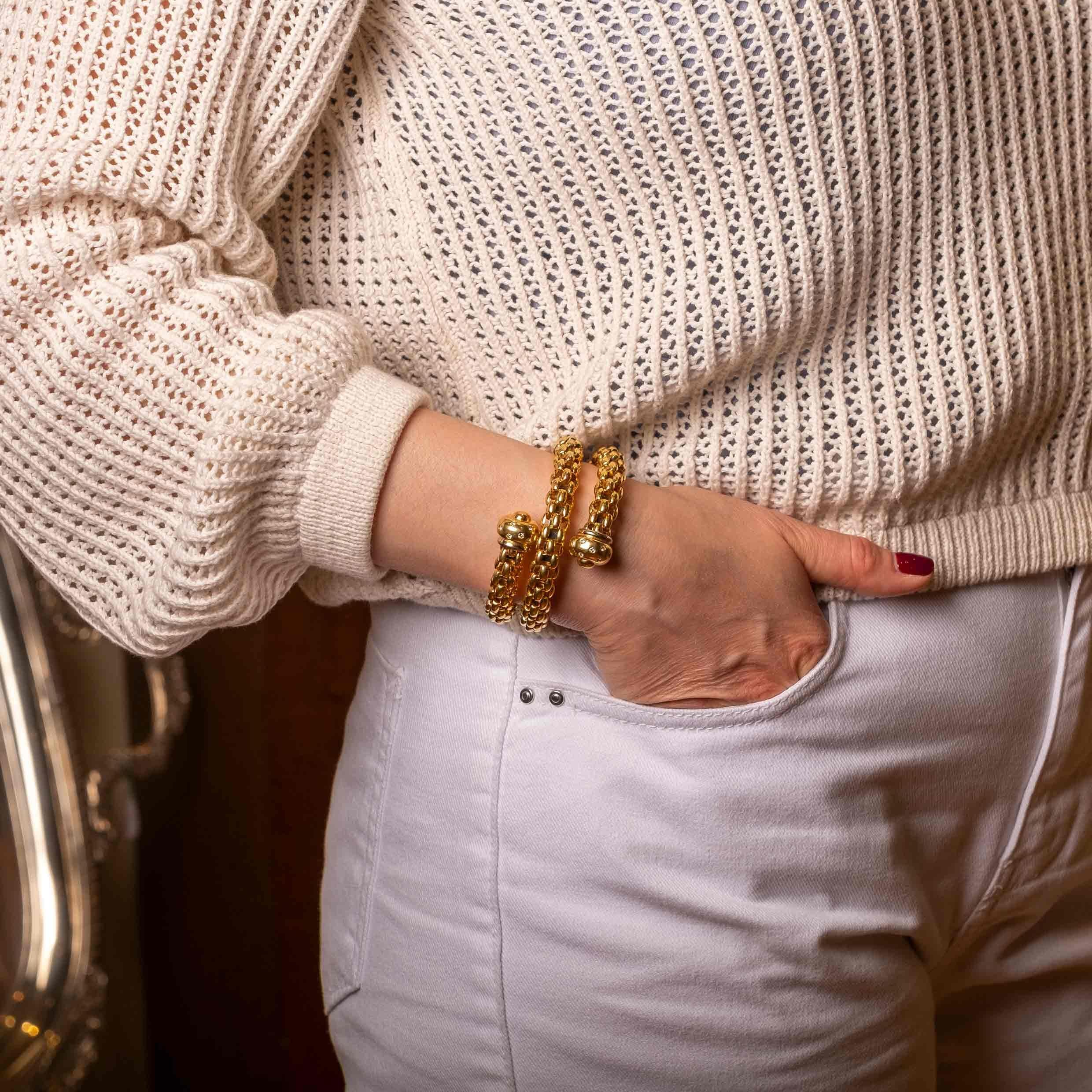 Italian 18ct Yellow Gold and Diamonds Bracelet signed FOPE spring For Sale 1