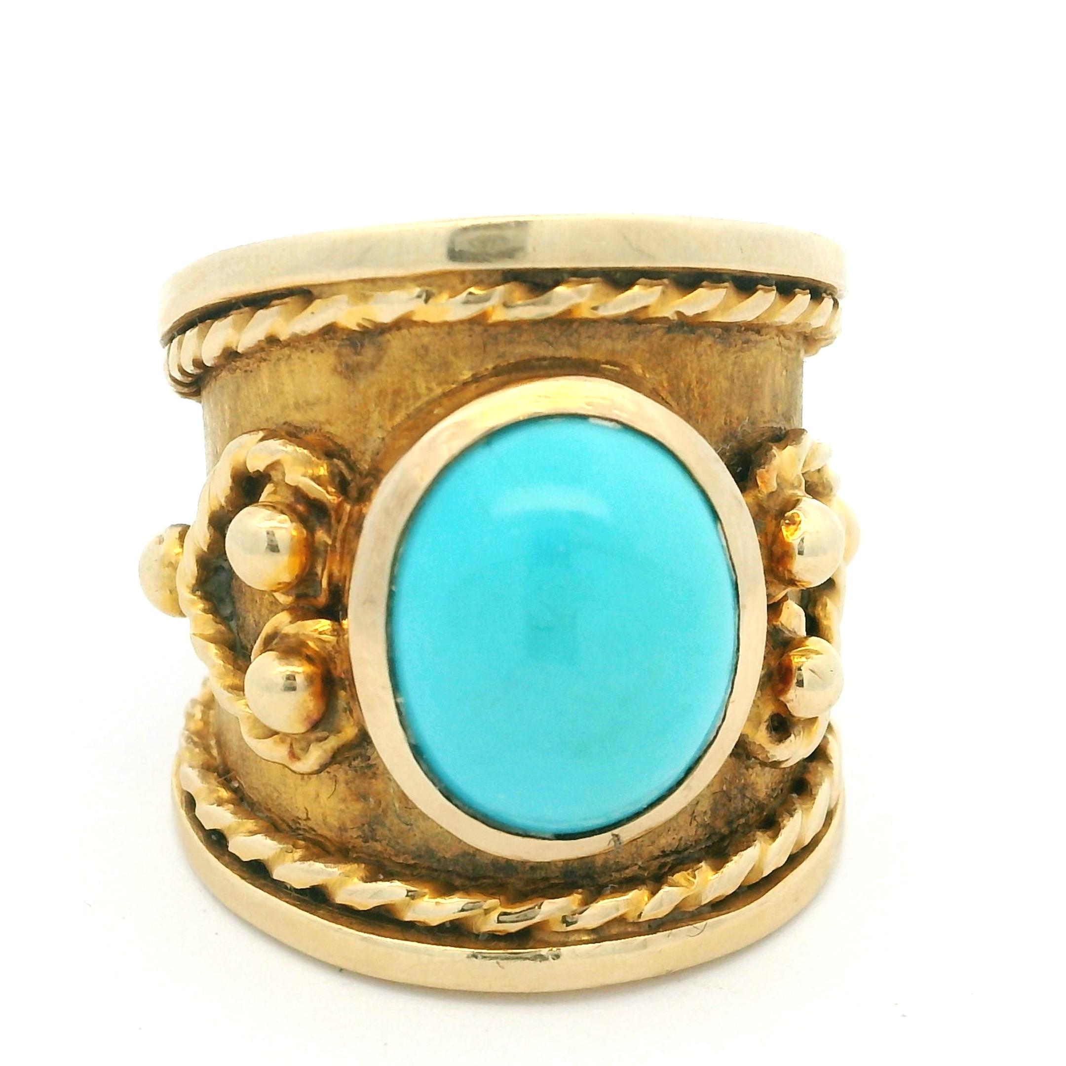 Anillo italiano del Renacimiento Etrusco de 18 quilates con cabujón de turquesa persa, circa 1970 Cabujón en venta