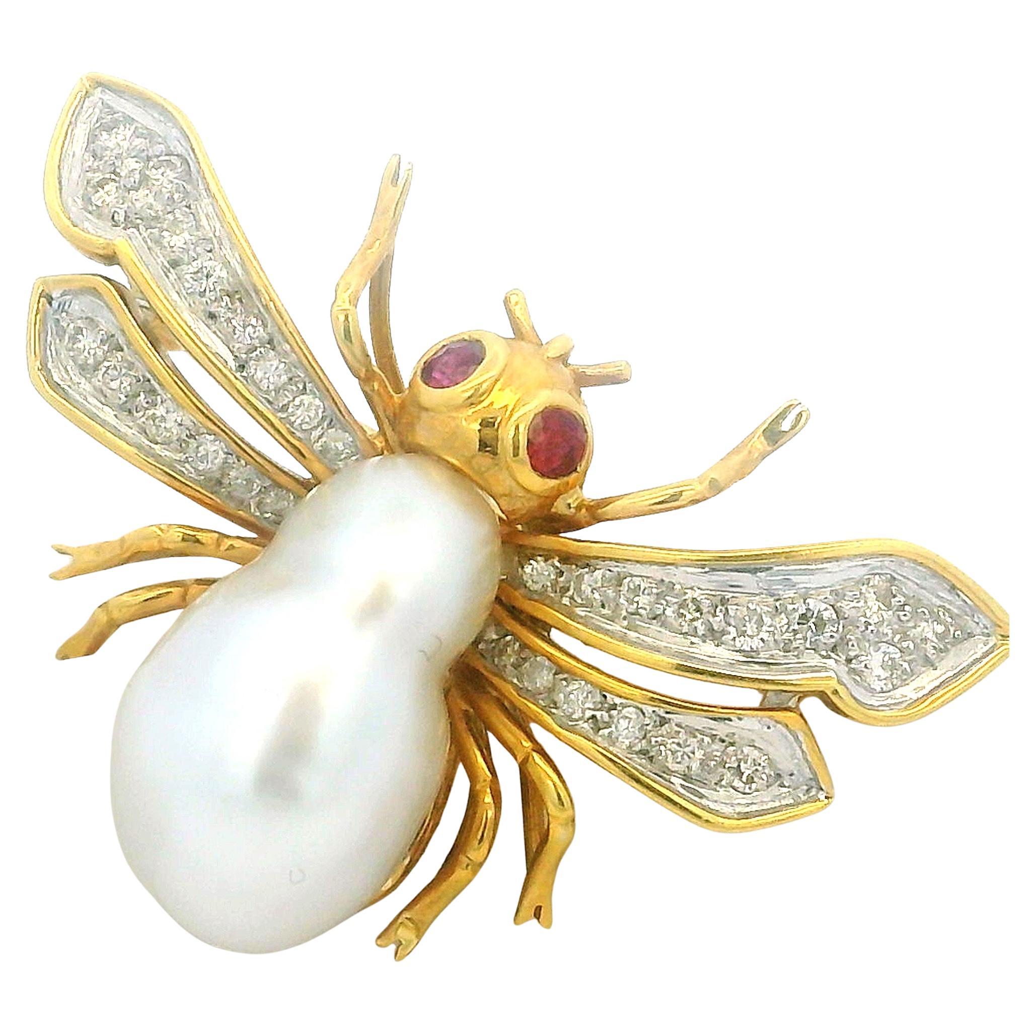 Broche abeille italienne en or 18K avec perle baroque, diamants (0,28 ct) et yeux en rubis