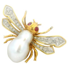 Italian 18K Gold Bee Brooch with Baroque Pearl, Diamonds (0.28 Ct) and Ruby Eyes