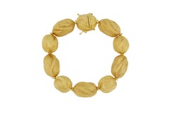 Italian 18K Gold Bracelet with Unique Design