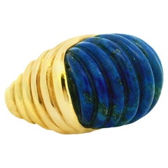 Italian 18K Gold Carved Lapis Lazuli Bombe Ring, 1970s Modernist Statement Desig