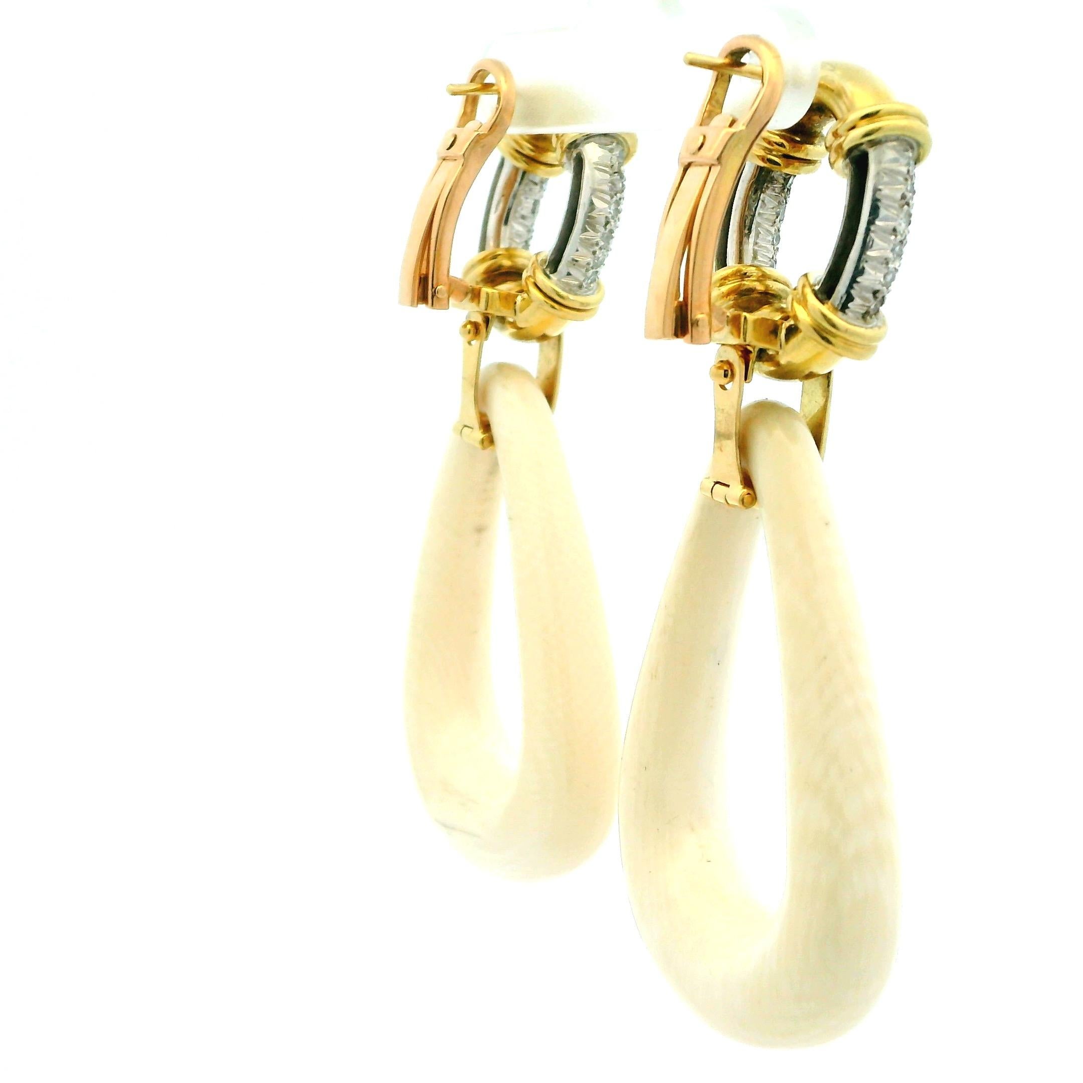 Italienische Cabrio-Ohrringe aus 18K Gold mit Diamanten und geschnitztem Knochen Damen im Angebot