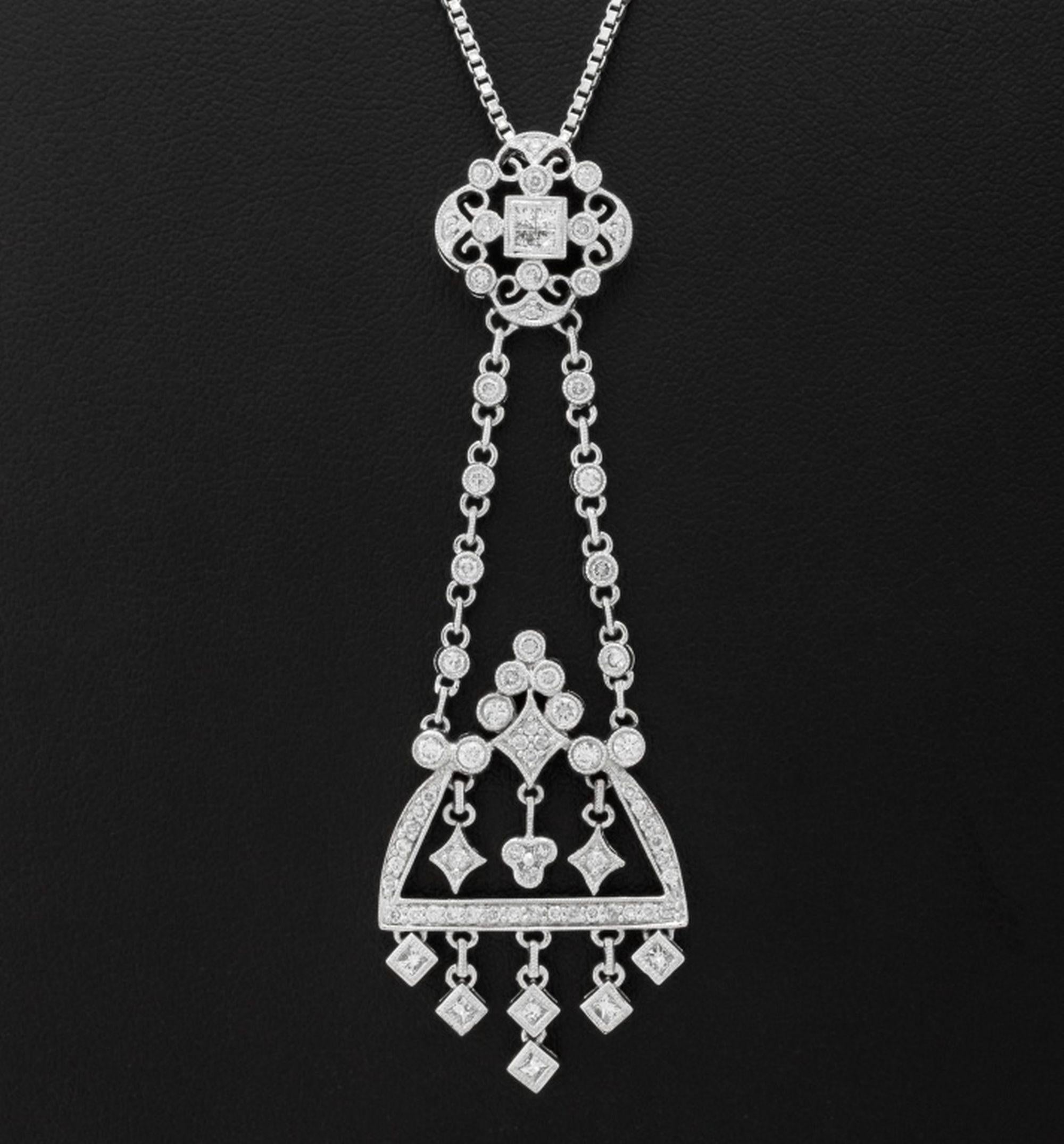 Donna Italian 18K Gold Diamond Drop Pendant Necklace in vendita