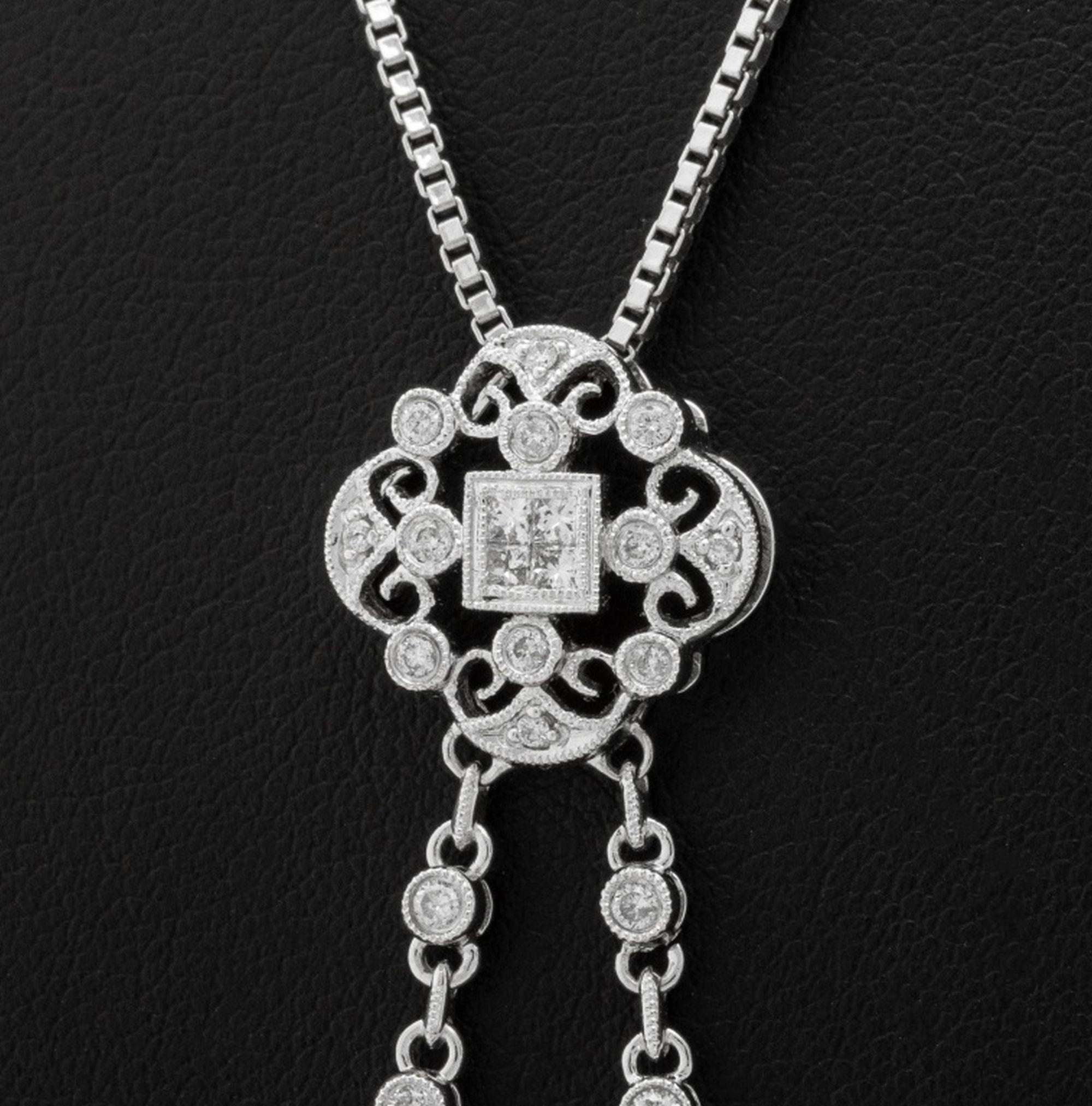 Italian 18K Gold Diamond Drop Pendant Necklace in vendita 1