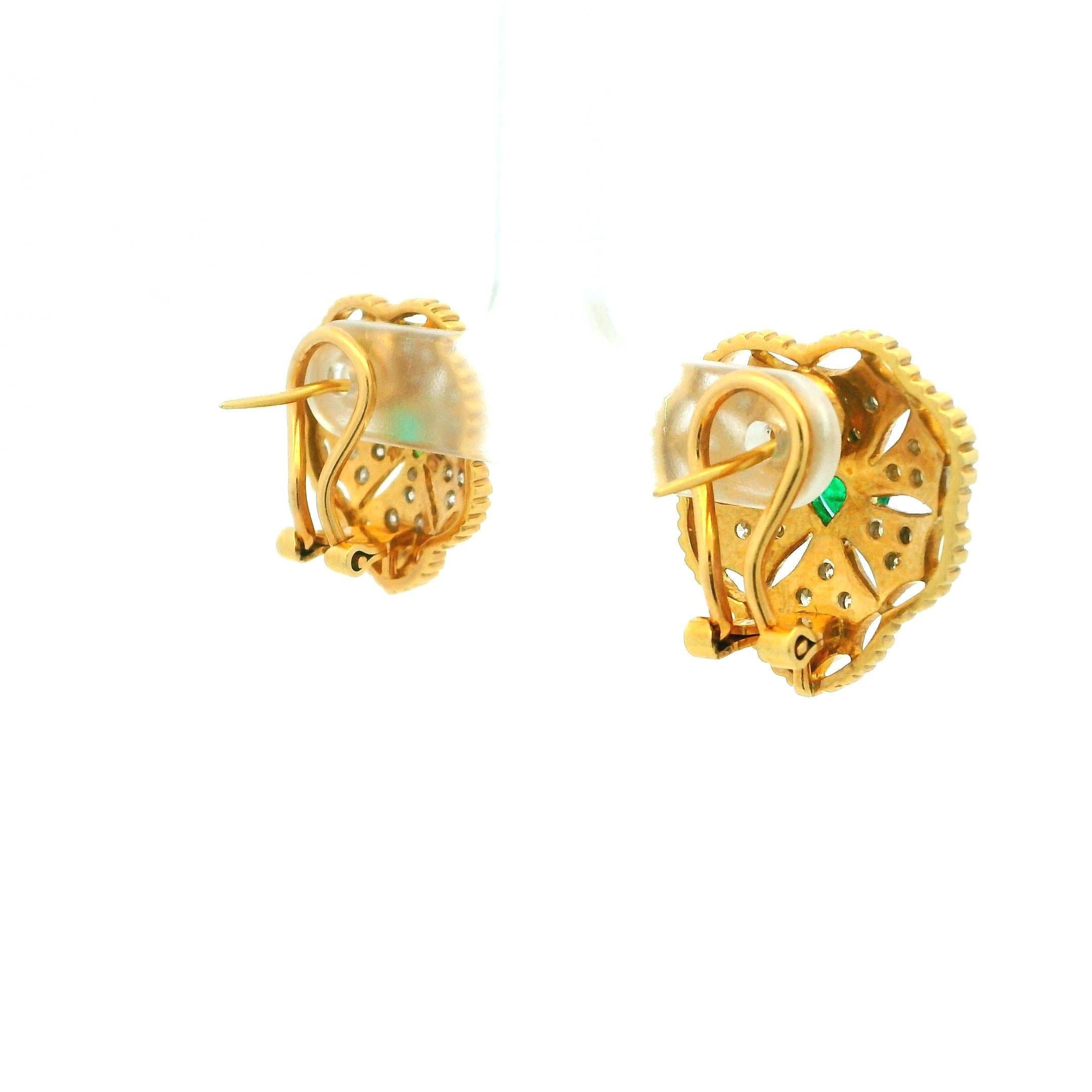Cuore Orecchini a cuore in oro 18 carati con smeraldo e diamante, smeraldi da 0,90 carati, firmati in vendita