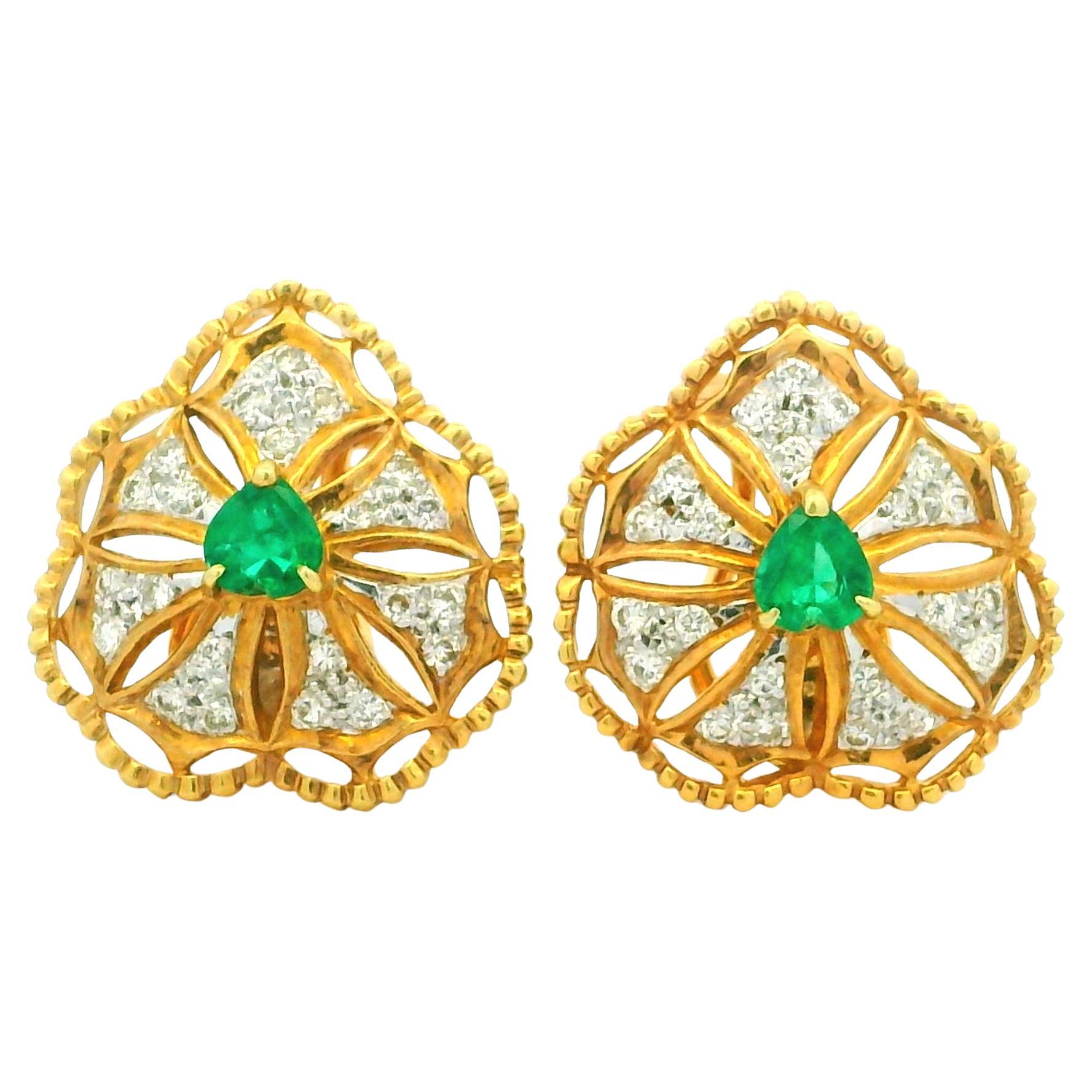 Orecchini a cuore in oro 18 carati con smeraldo e diamante, smeraldi da 0,90 carati, firmati in vendita
