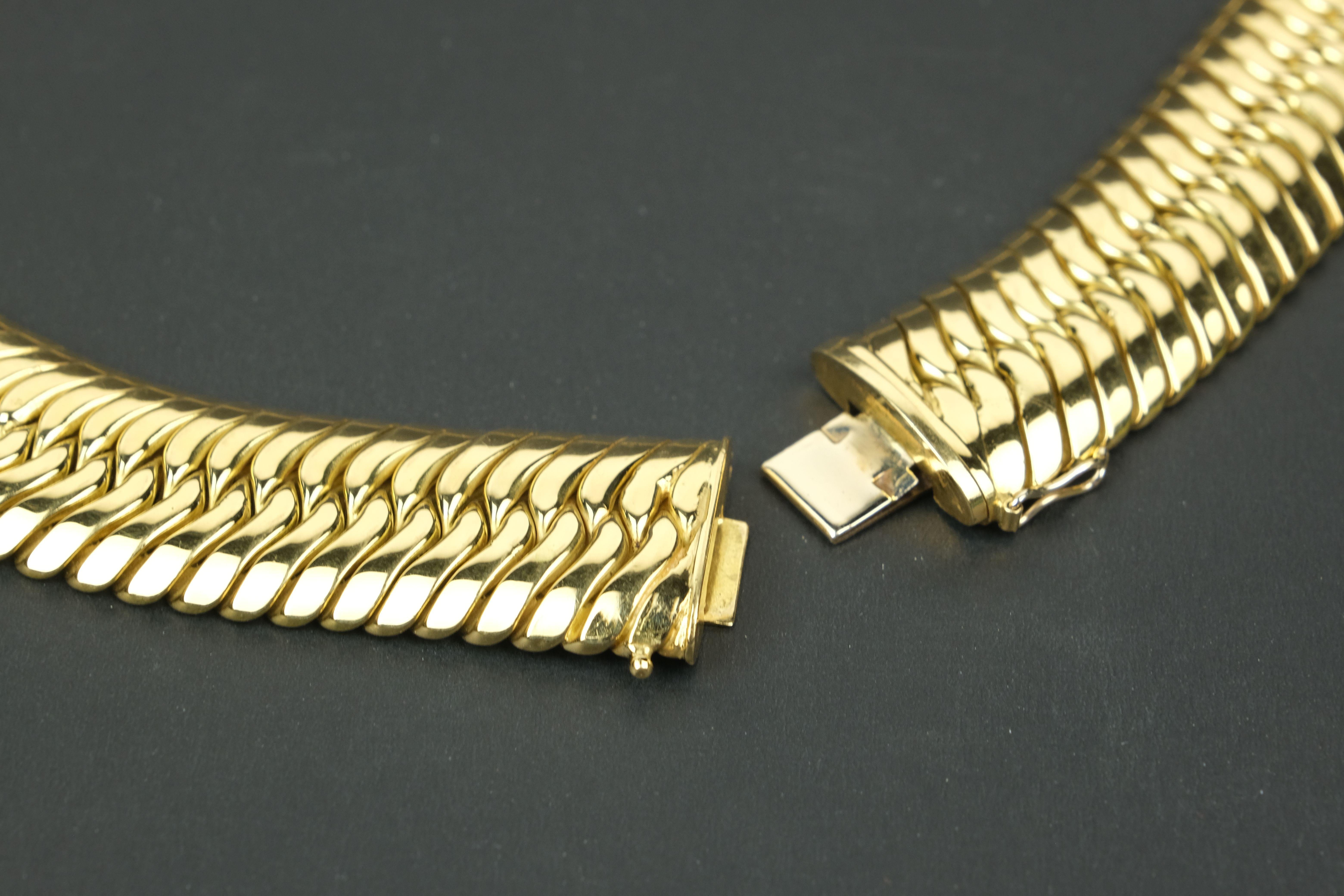 Italian 18K Gold Herringbone Chain For Sale 4