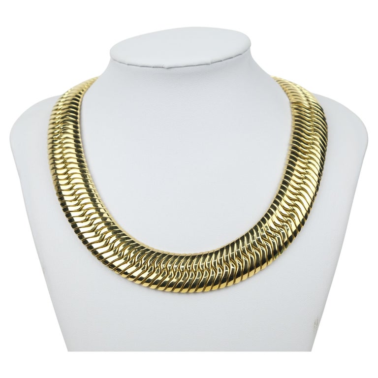 Italian 18K Gold Herringbone Chain For Sale at 1stDibs | herringbone 18k  gold necklace, 18k herringbone chain, herringbone necklace gold 18k