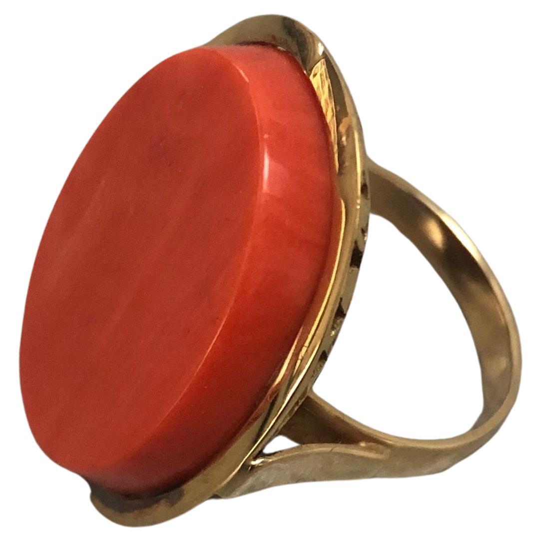 Italienischer großer Korallenring aus 18K Gold