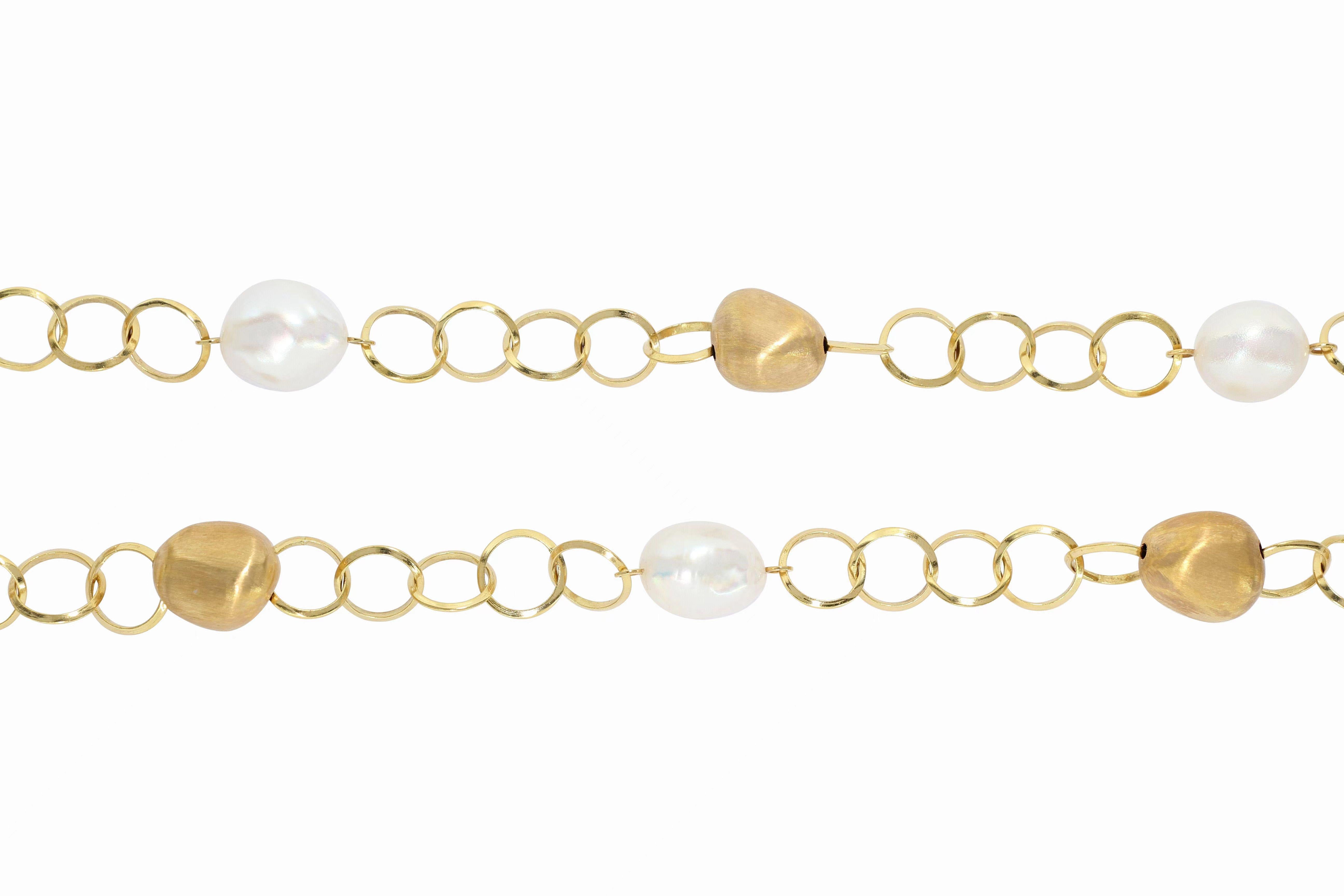 Contemporary Italian 18K Gold Necklace with Freshwater Pearls For Sale