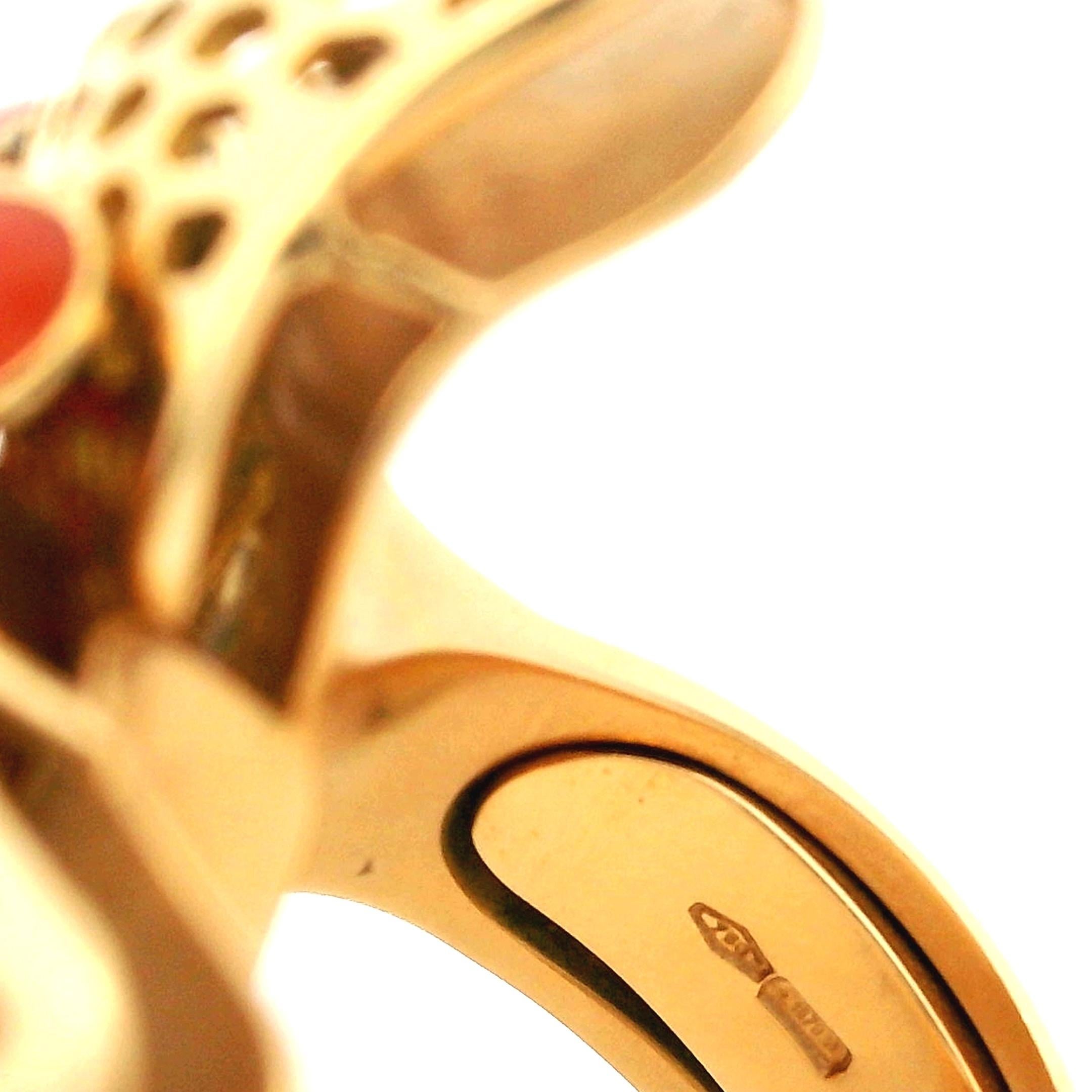 Italian 18K Gold Sculptural Coral Flower Ring with Diamonds, Circa 1970s en vente 7