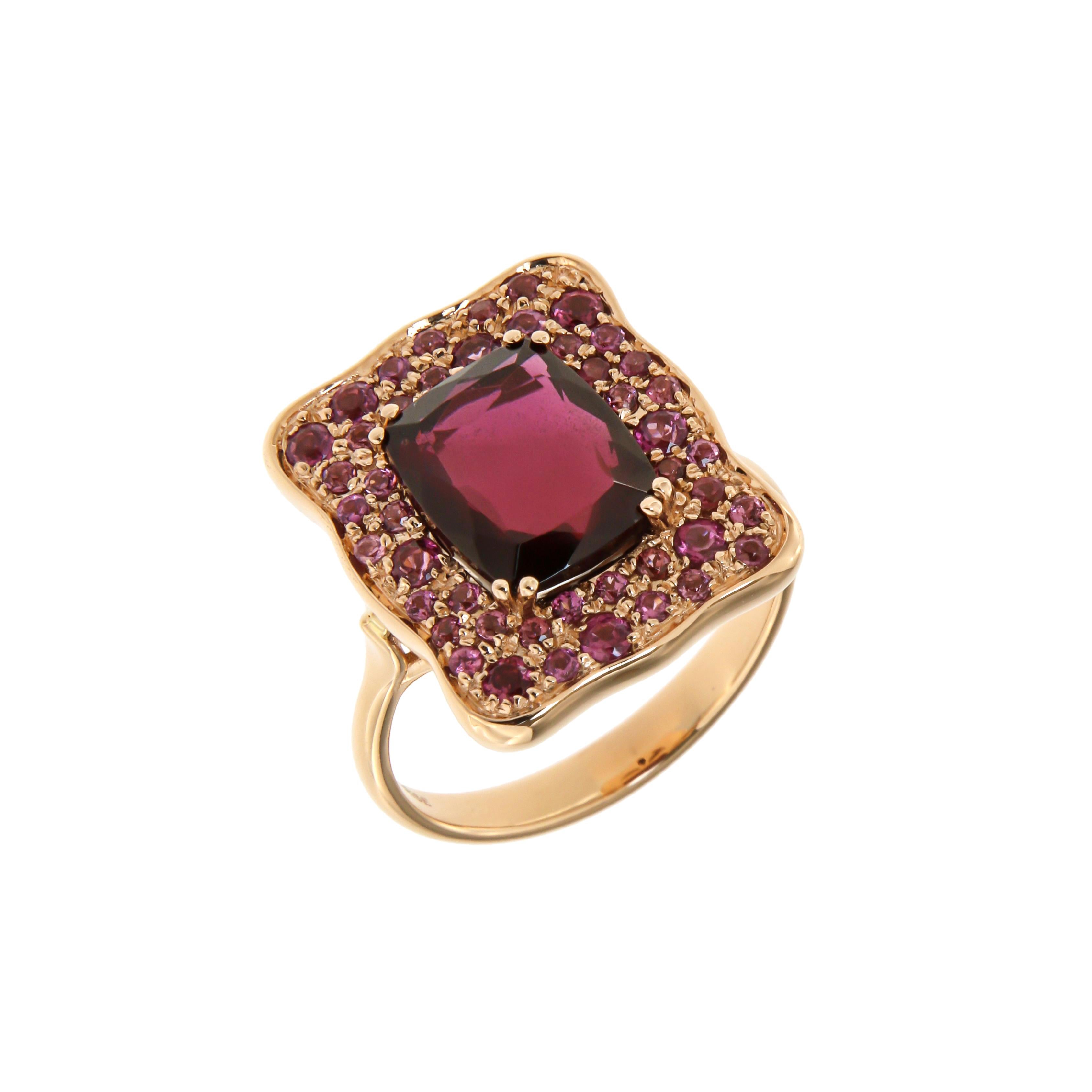 Italian 18k Rhodolite Rose Gold Ring for Her In New Condition For Sale In Montreux, CH