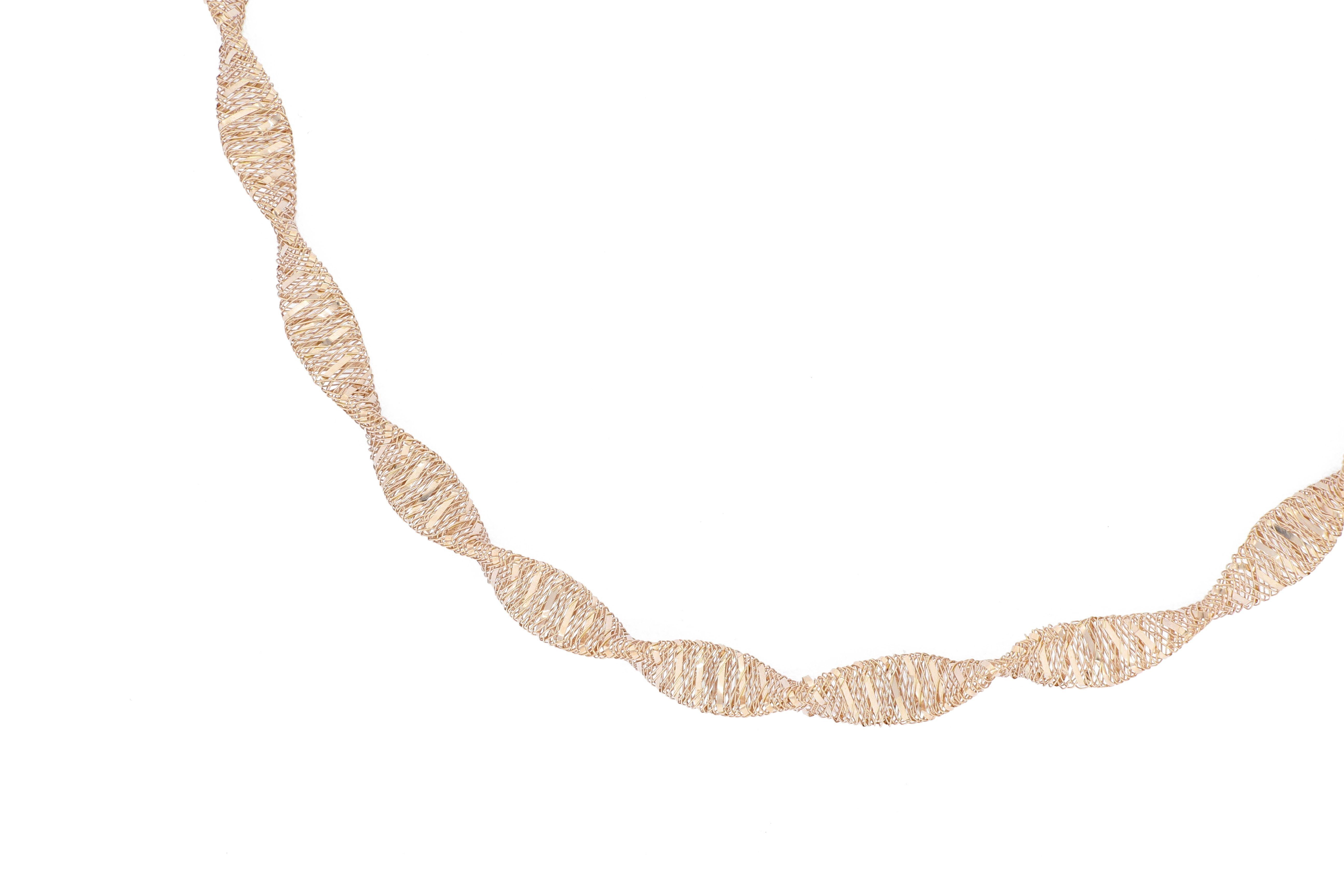 Contemporary Italian 18K Rose Gold Necklace with Twisted Design For Sale