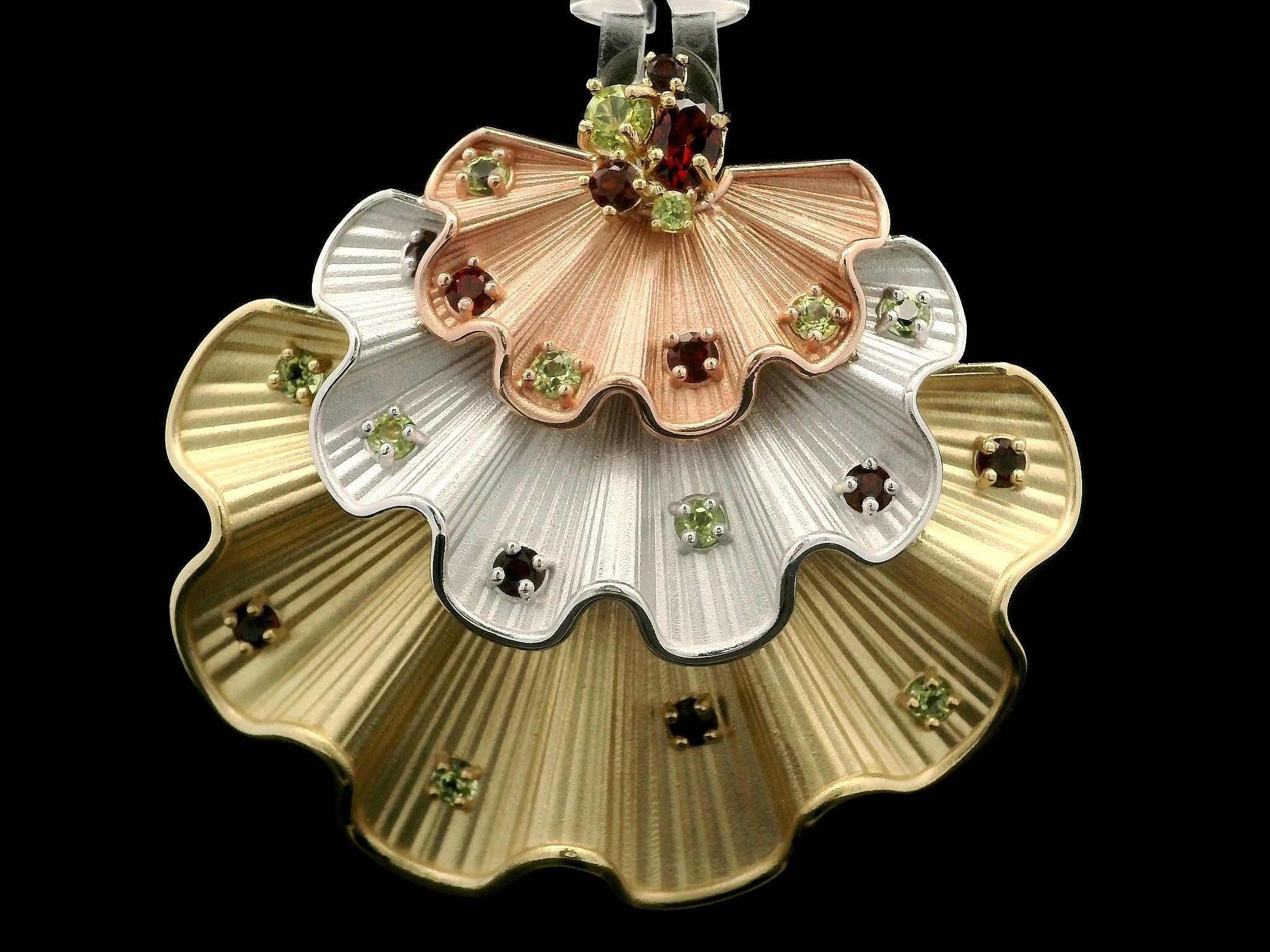 Italian 18k Tri Color Red & Green Gemstones Flared Ruffled Textured Pendant For Sale 3