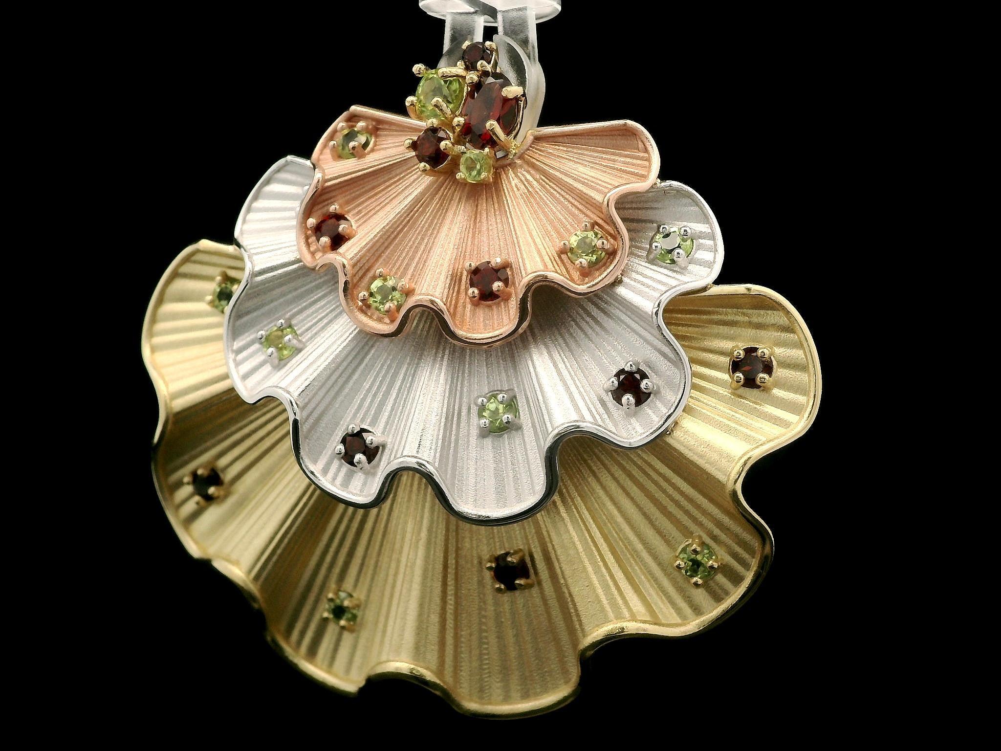 Italian 18k Tri Color Red & Green Gemstones Flared Ruffled Textured Pendant For Sale 4