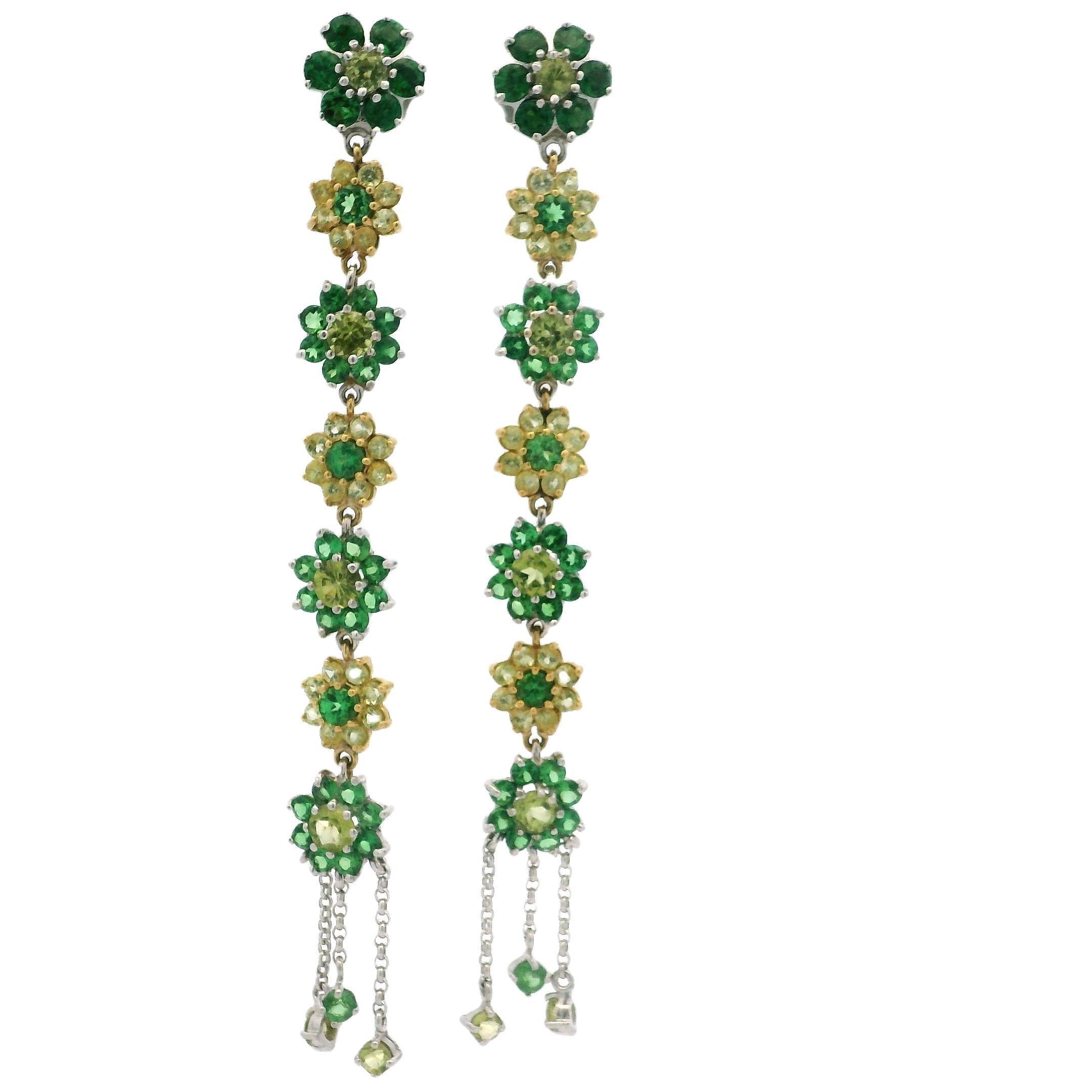 Italienische 18K zweifarbiges Gold Tsavorit Granat und Peridot lange florale Ohrringe im Angebot 3