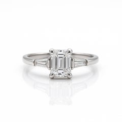 Bague italienne en or blanc 18 carats avec pierre centrale de 1,05 carats