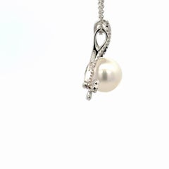 Collier italien en or blanc 18K avec pendentif perle des mers du sud et diamant 0.24 cts 11.5mm