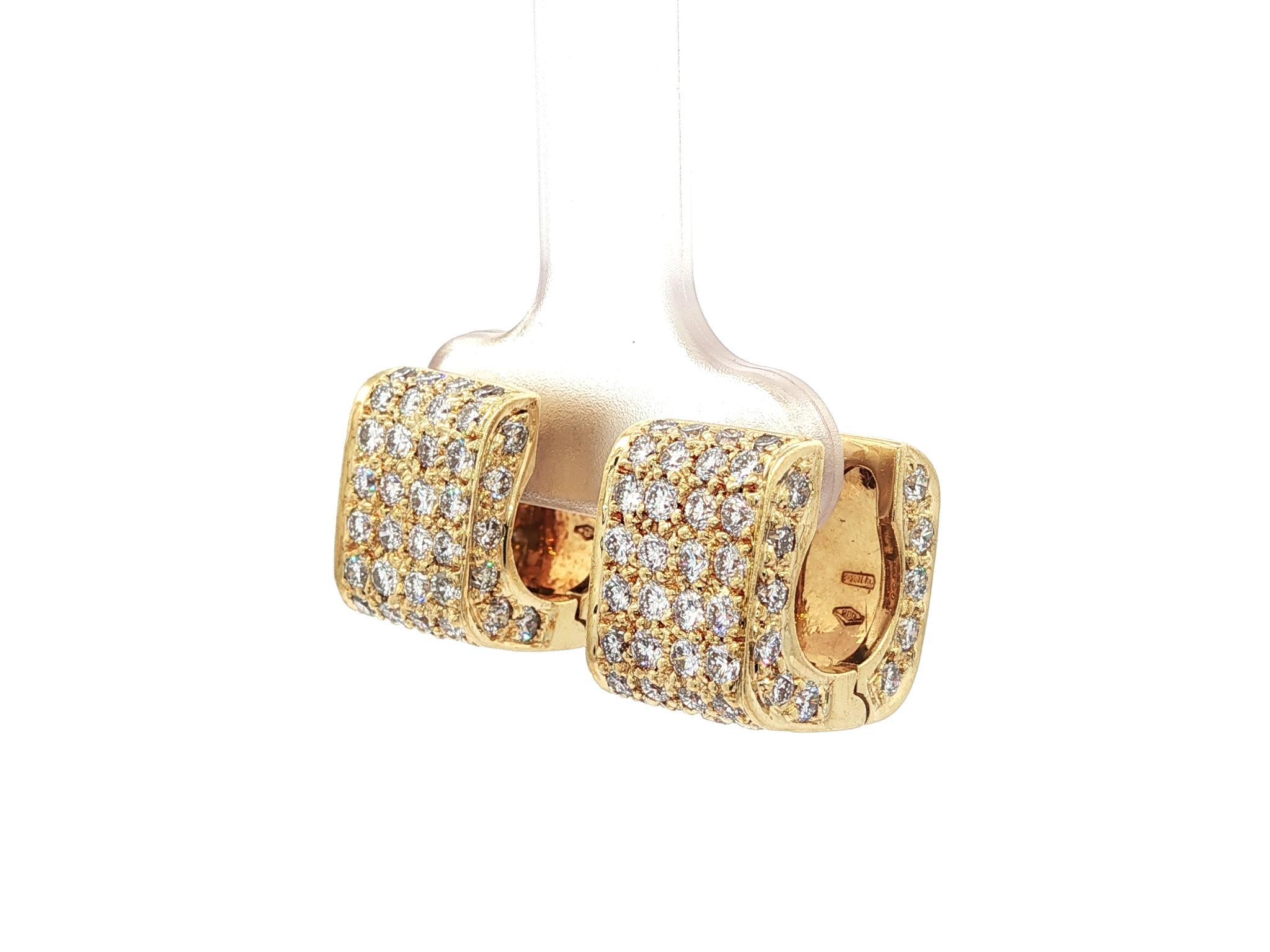Boucles d'oreilles italiennes en or jaune 18k avec diamant pavé de feu 1.55ctw en vente 9