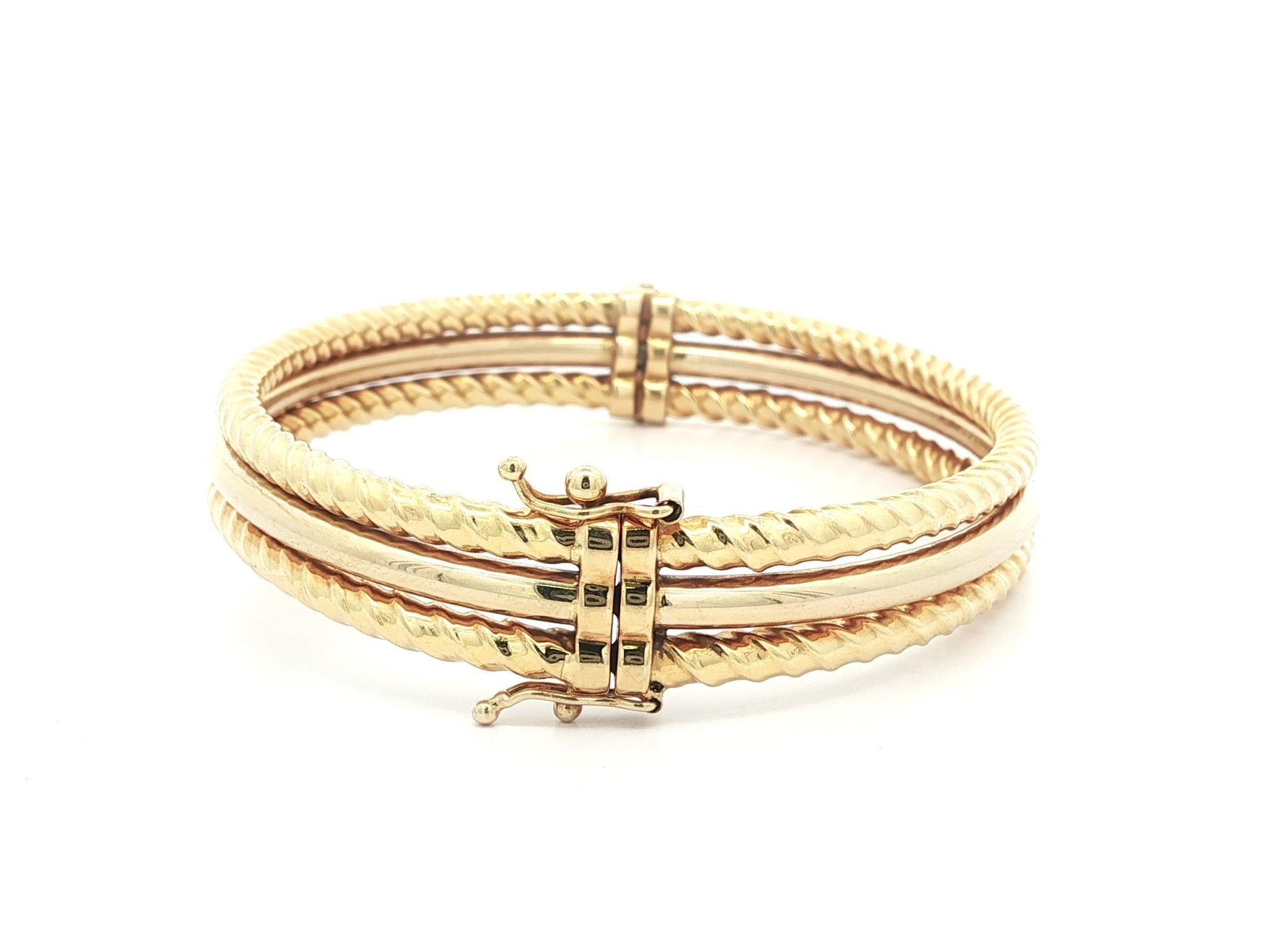 The Row Design/One Bracelet à charnière en or jaune 18k à 3 rangs torsadés en vente 1