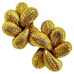 Clips d'oreilles italiens en or jaune 18 carats magnifiquement détaillés de 1 1/8 pouces de long