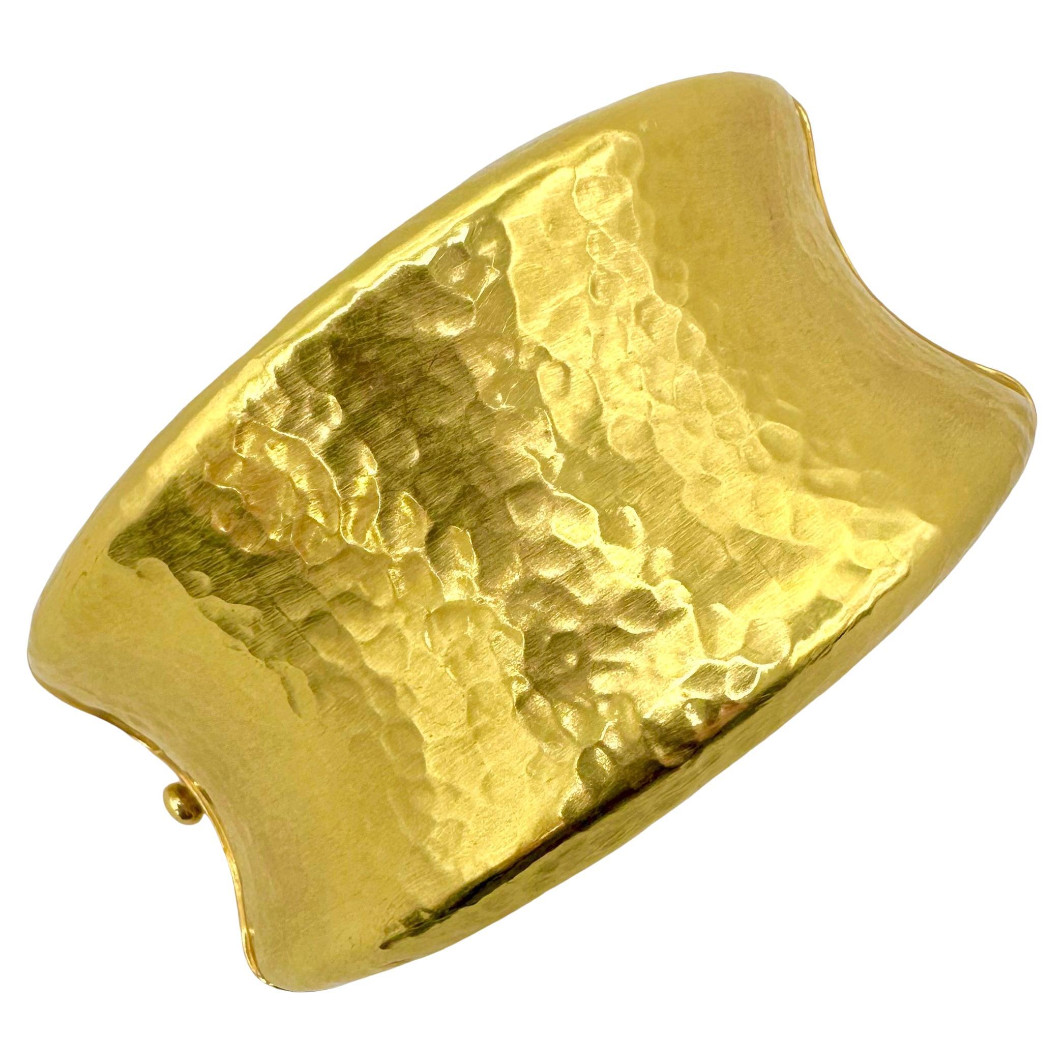 Italian 18k Yellow Gold Concave Hammered Satin Finish Cuff