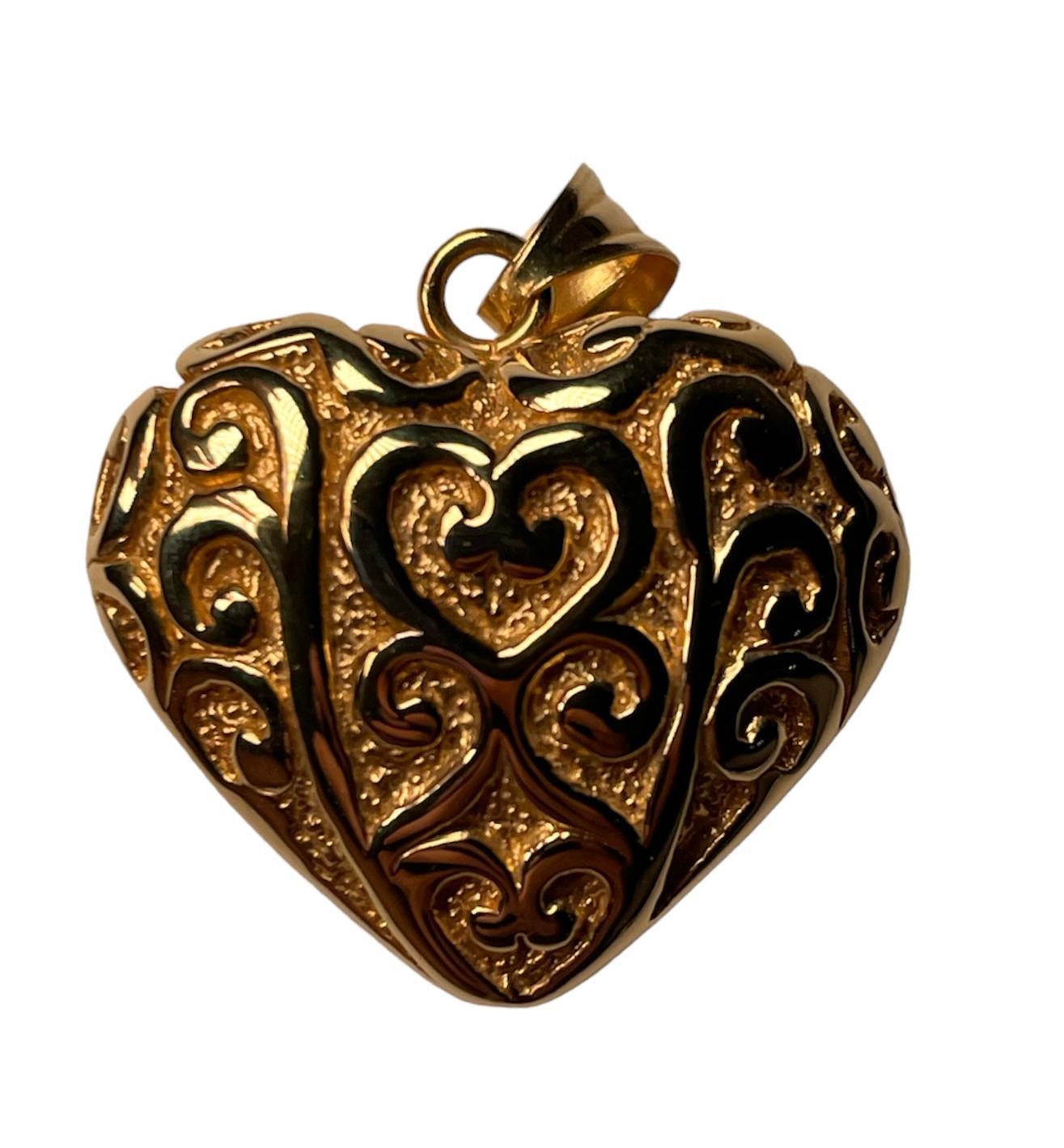 Italian 18k Yellow Gold Heart Pendant For Sale 2