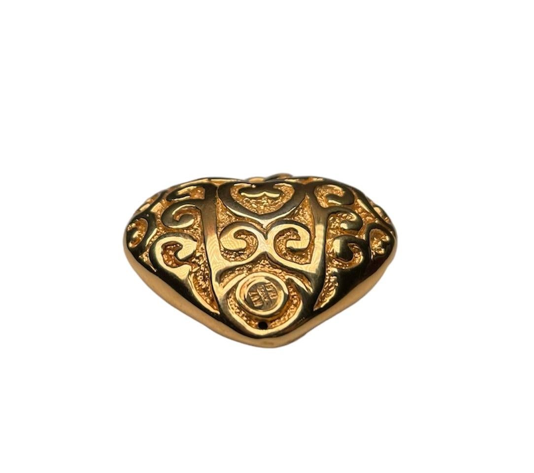 Ciondolo a forma di cuore in oro giallo 18k in vendita 6
