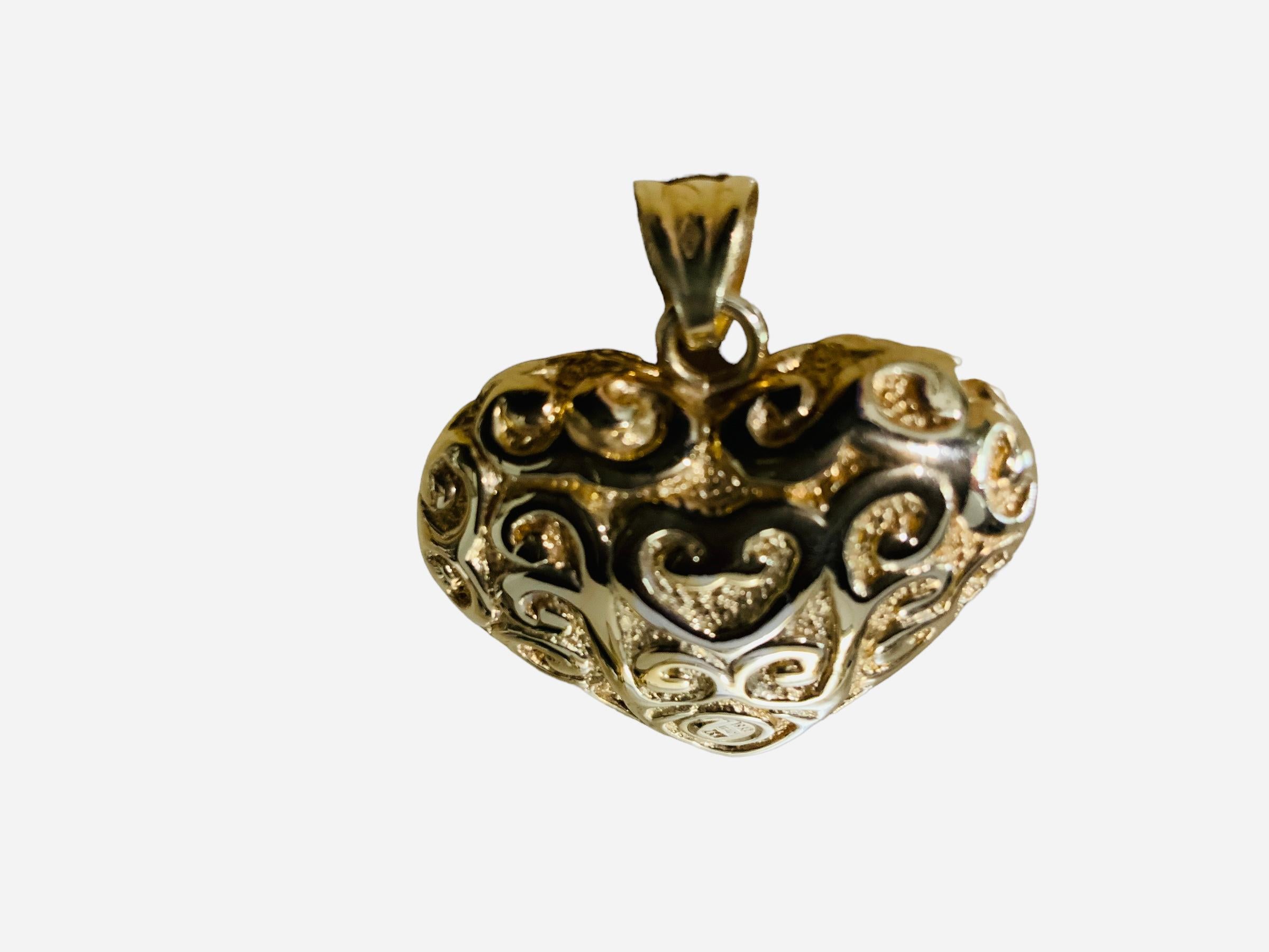18k gold heart pendant
