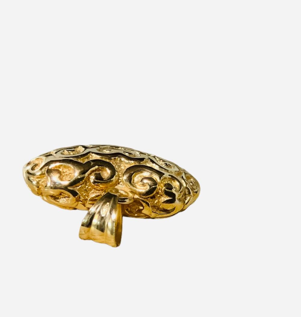 Byzantine Italian 18k Yellow Gold Heart Pendant For Sale