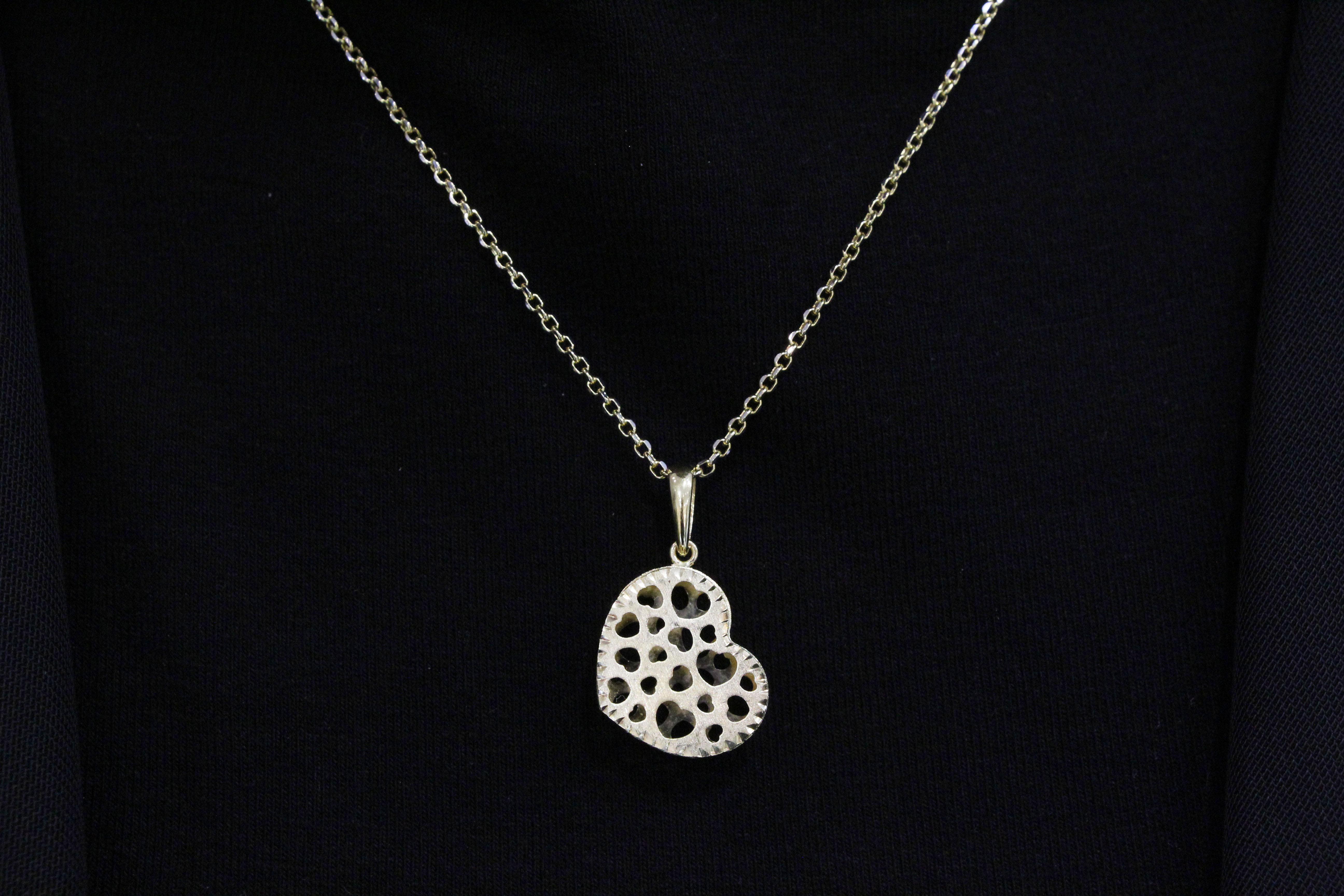 Italian 18k Yellow Gold Heart Shape Pendant Necklace For Sale 1