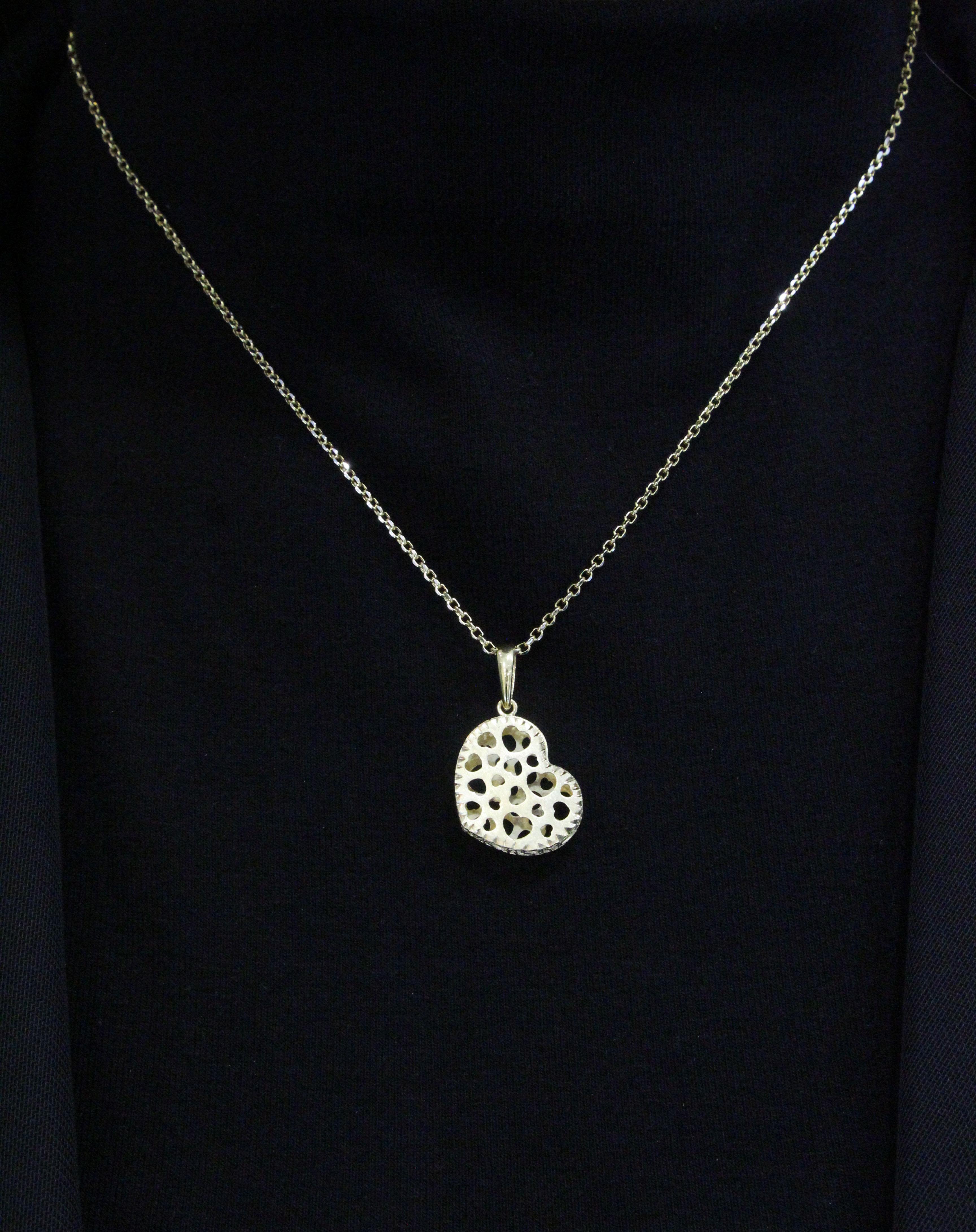 Italian 18k Yellow Gold Heart Shape Pendant Necklace For Sale 2