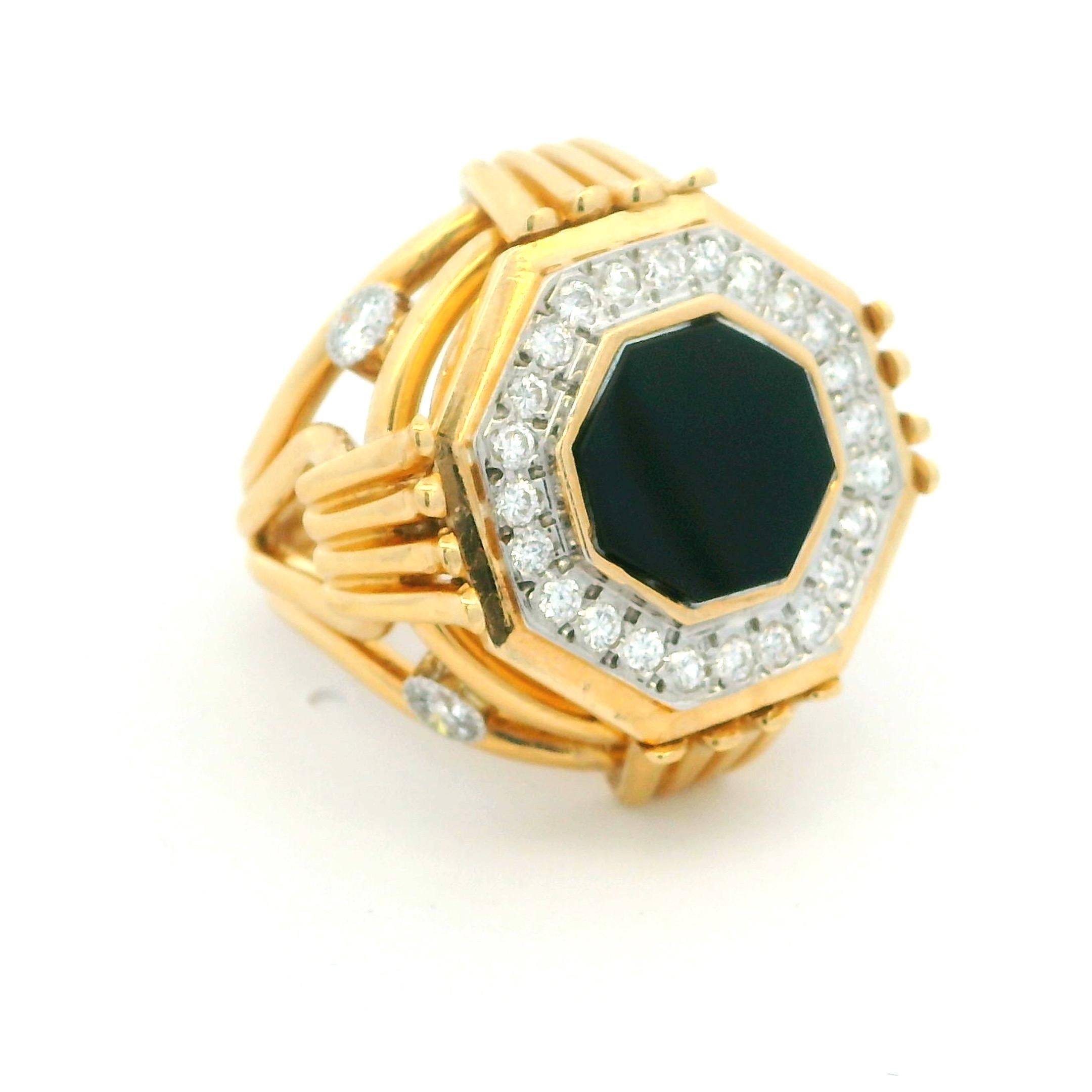 1970s Geometric Onyx & Diamond Cocktail Ring in 14K Gold In Excellent Condition For Sale In Miami, FL