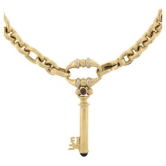 Long collier italien en or jaune 18 carats à maillons câbles de 20 pouces avec grand pendentif clé