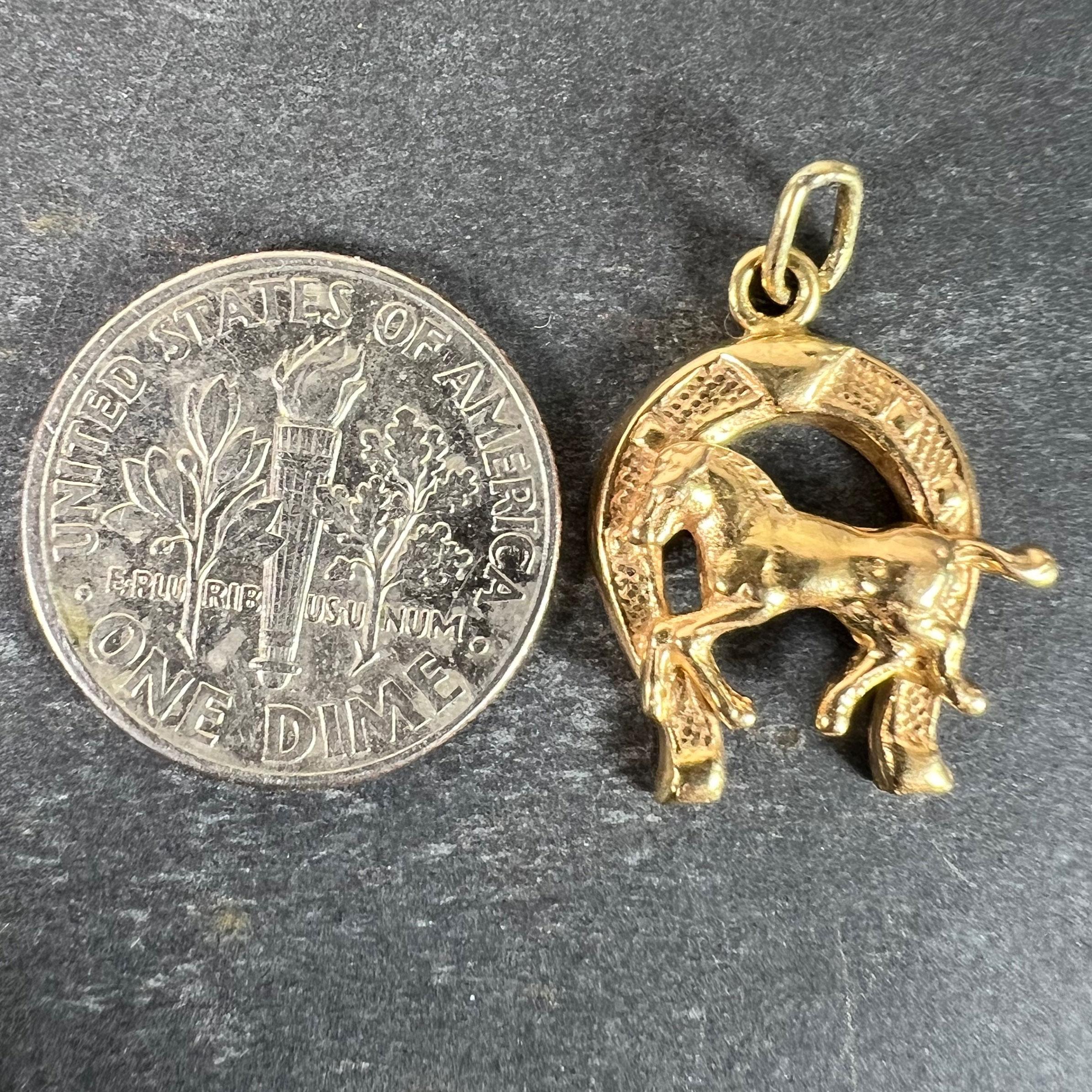 Italian 18K Yellow Gold Lucky Horseshoe Horse Charm Pendant en vente 7