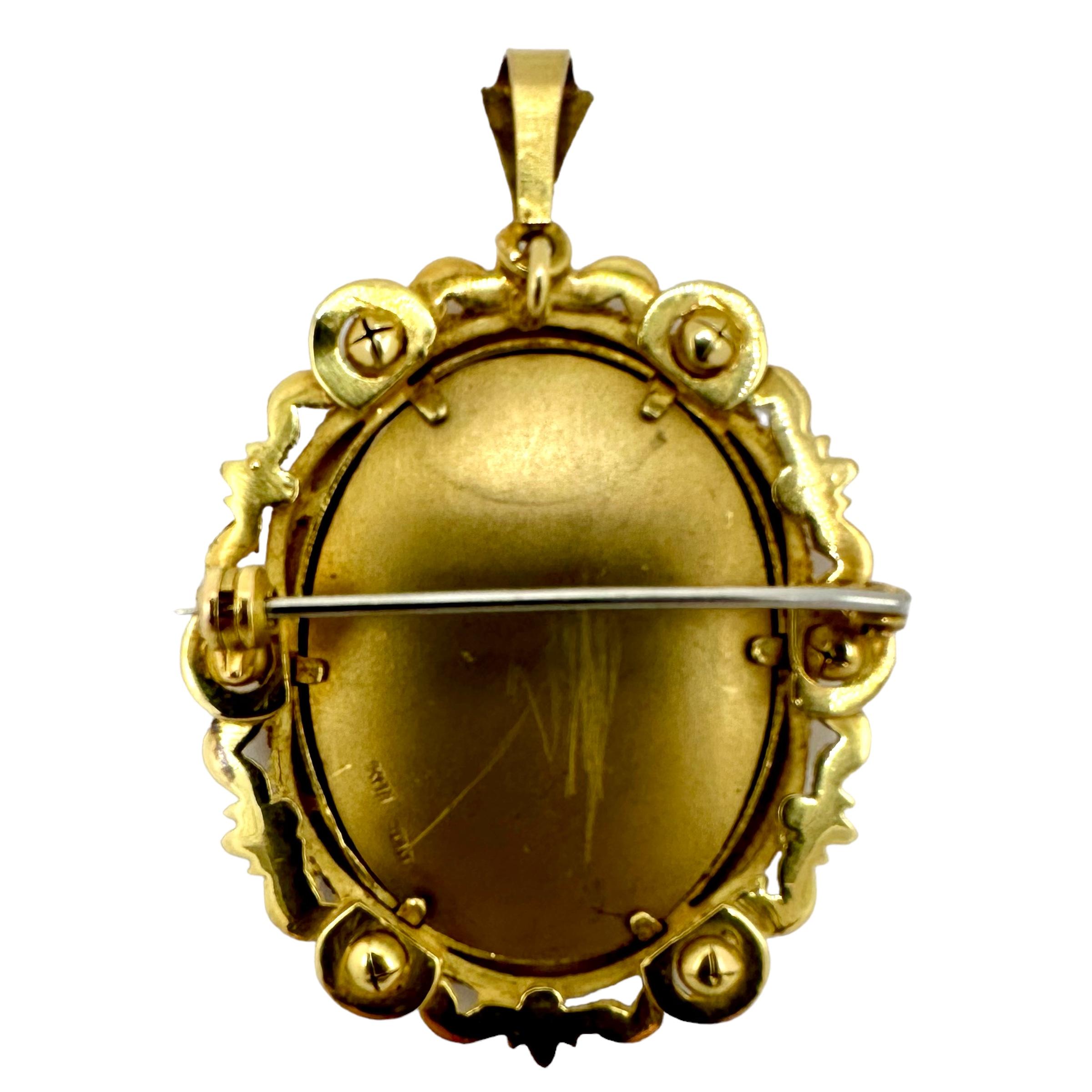 Broche/pendentif italienne portrait en or jaune 18 carats Pour femmes en vente