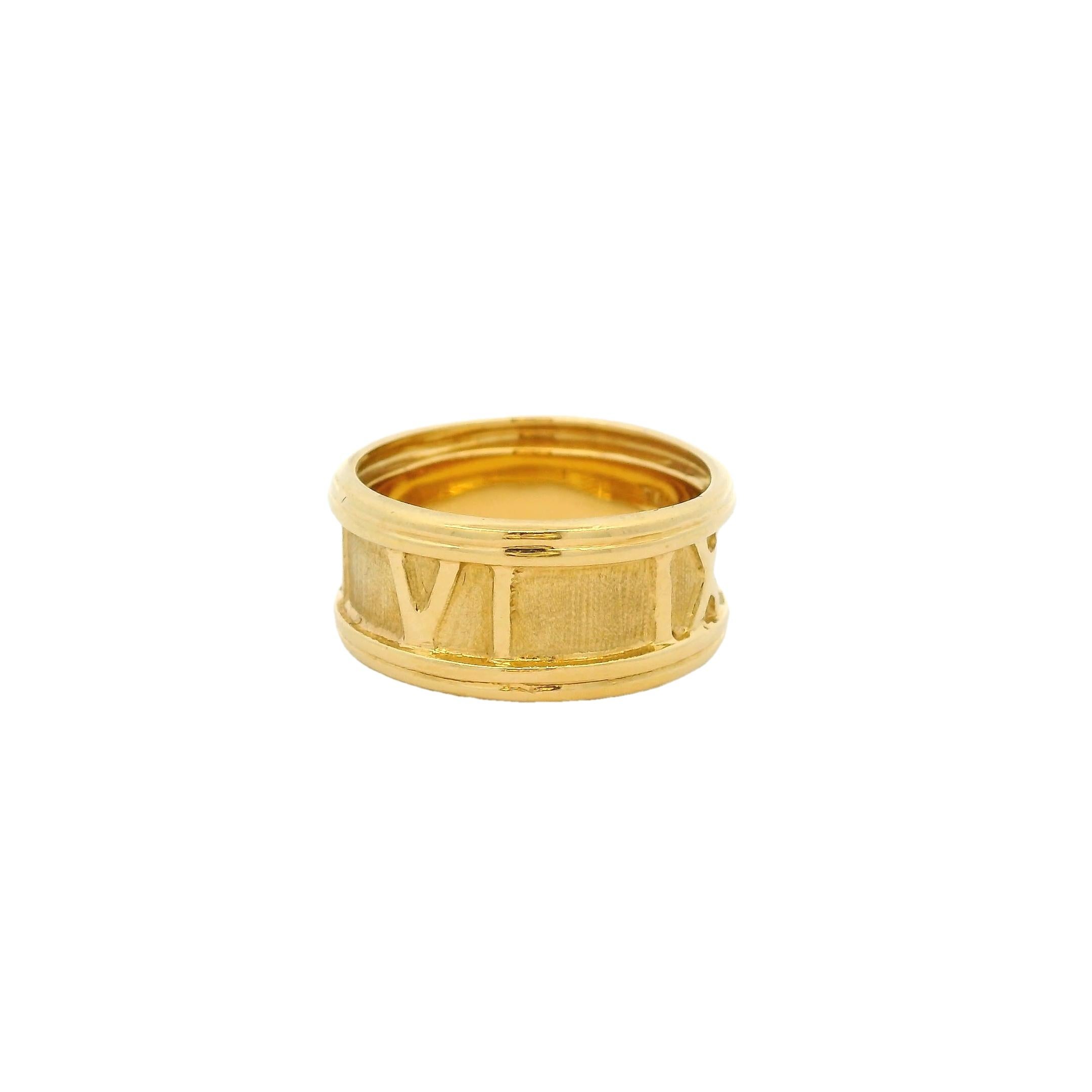 Anello a fascia con numeri romani in oro giallo 18 carati in vendita 1