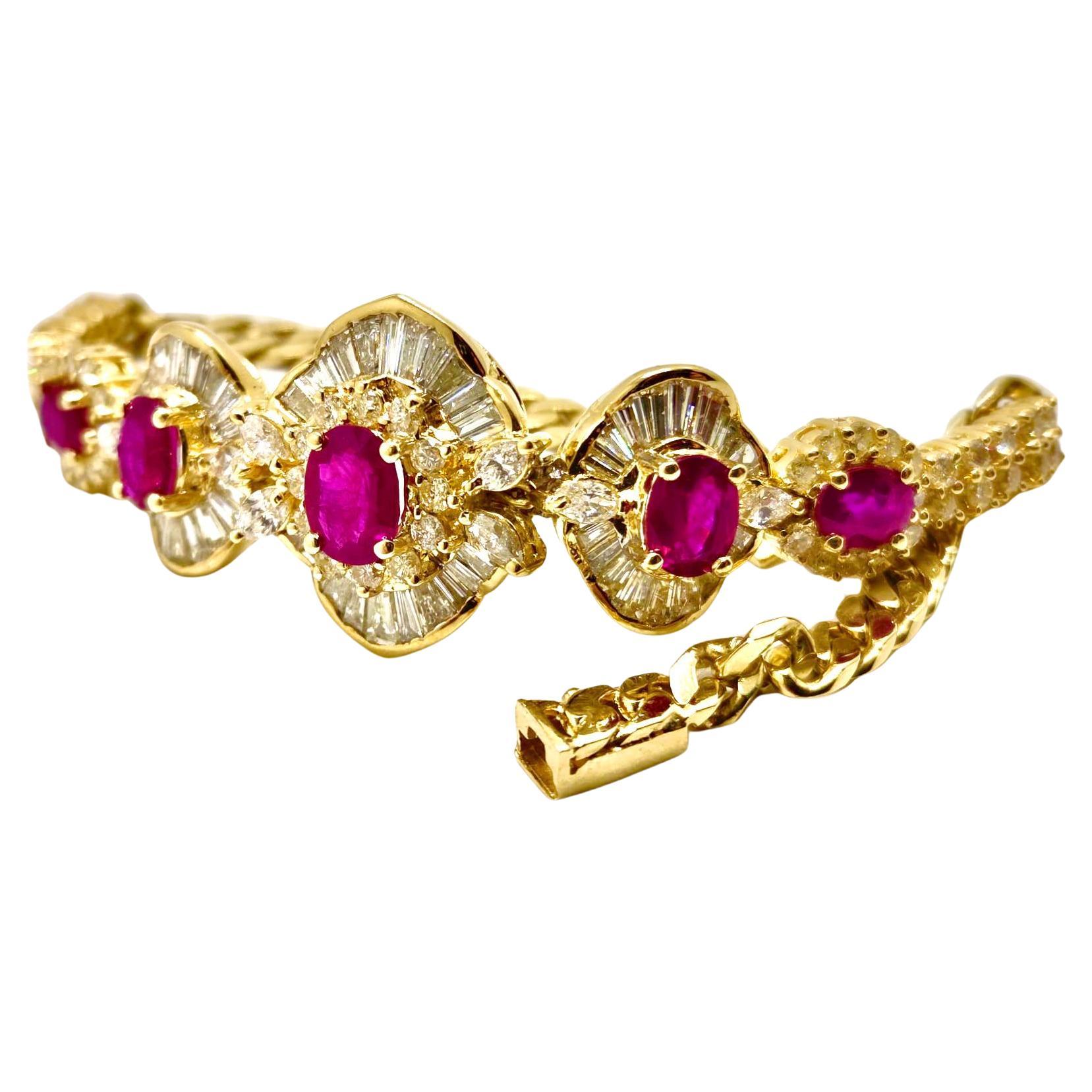 An elegant and finely crafted Italian semi-rigid bracelet, made in 18K yellow gold with a luxurious artisanal finish. This jewel weighs 21.27 grams and measures 17 cm in length, offering a refined balance between substance and wearability.

The