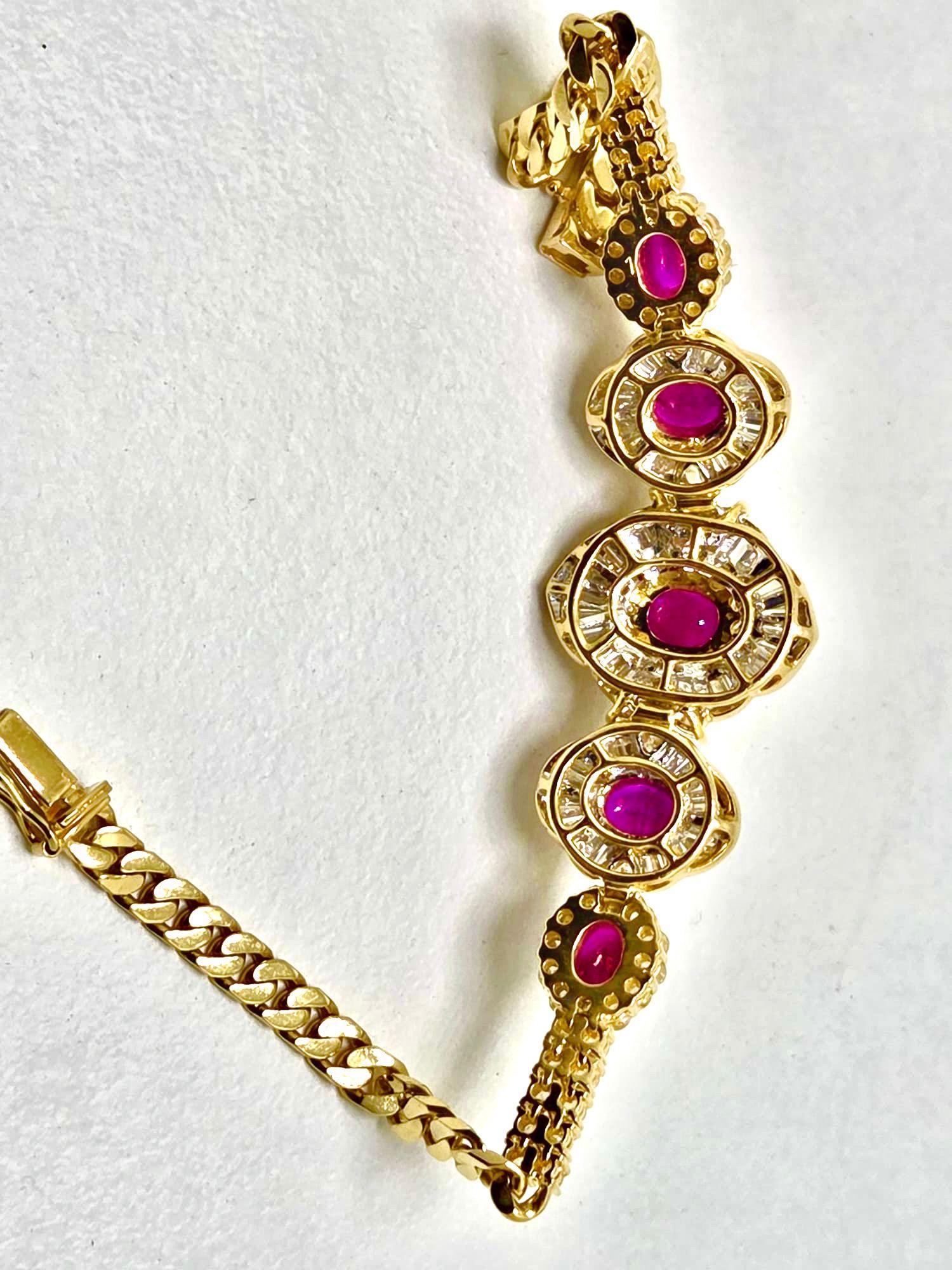 Italian 18K Yellow Gold Semi-Rigid Bracelet with 3.20 ct Rubies and Diamonds In condizioni Nuovo in vendita a Roma, IT
