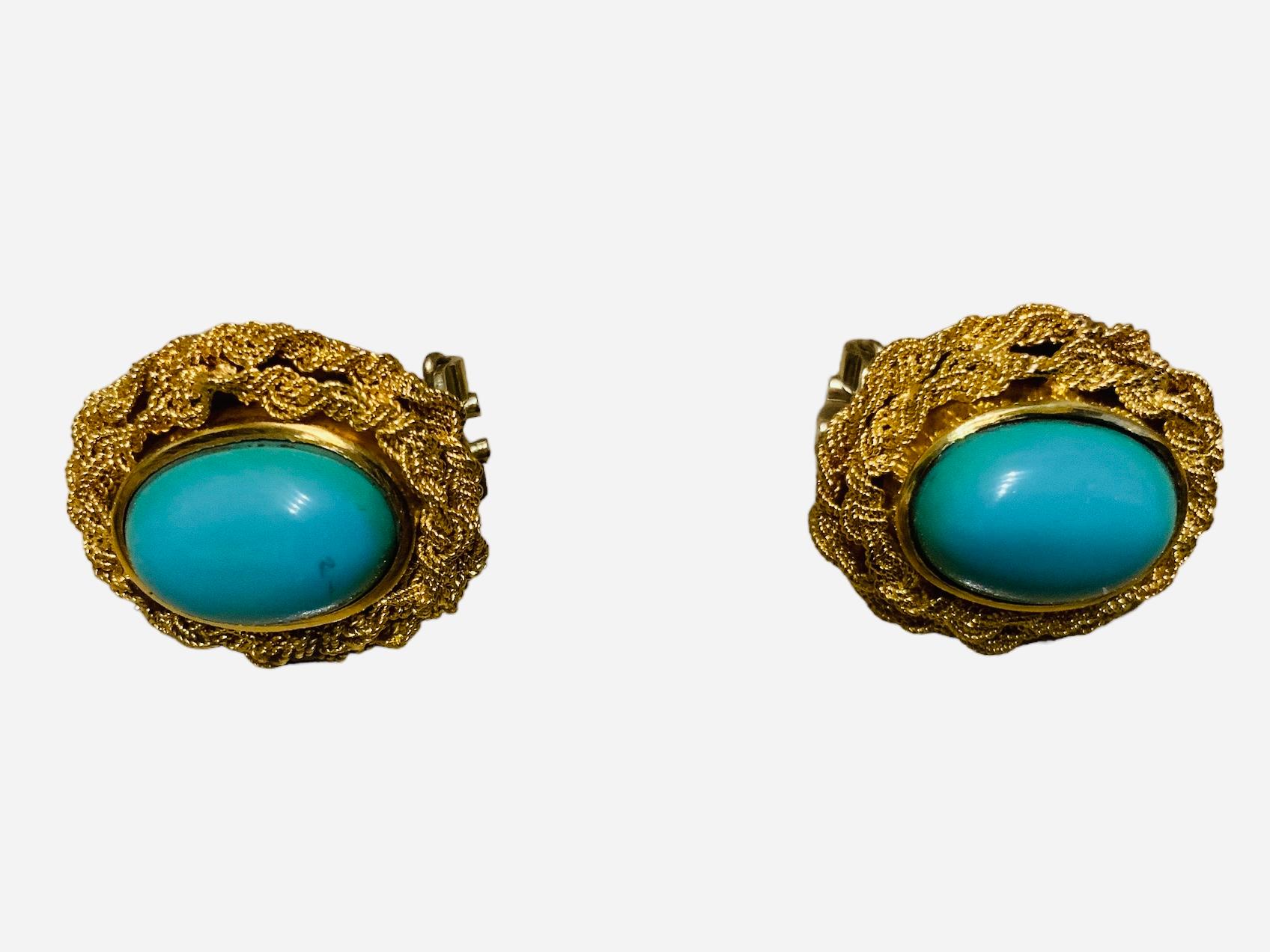 Italian 18K Yellow Gold Turquoise Pair Of Earrings  In Good Condition For Sale In Guaynabo, PR