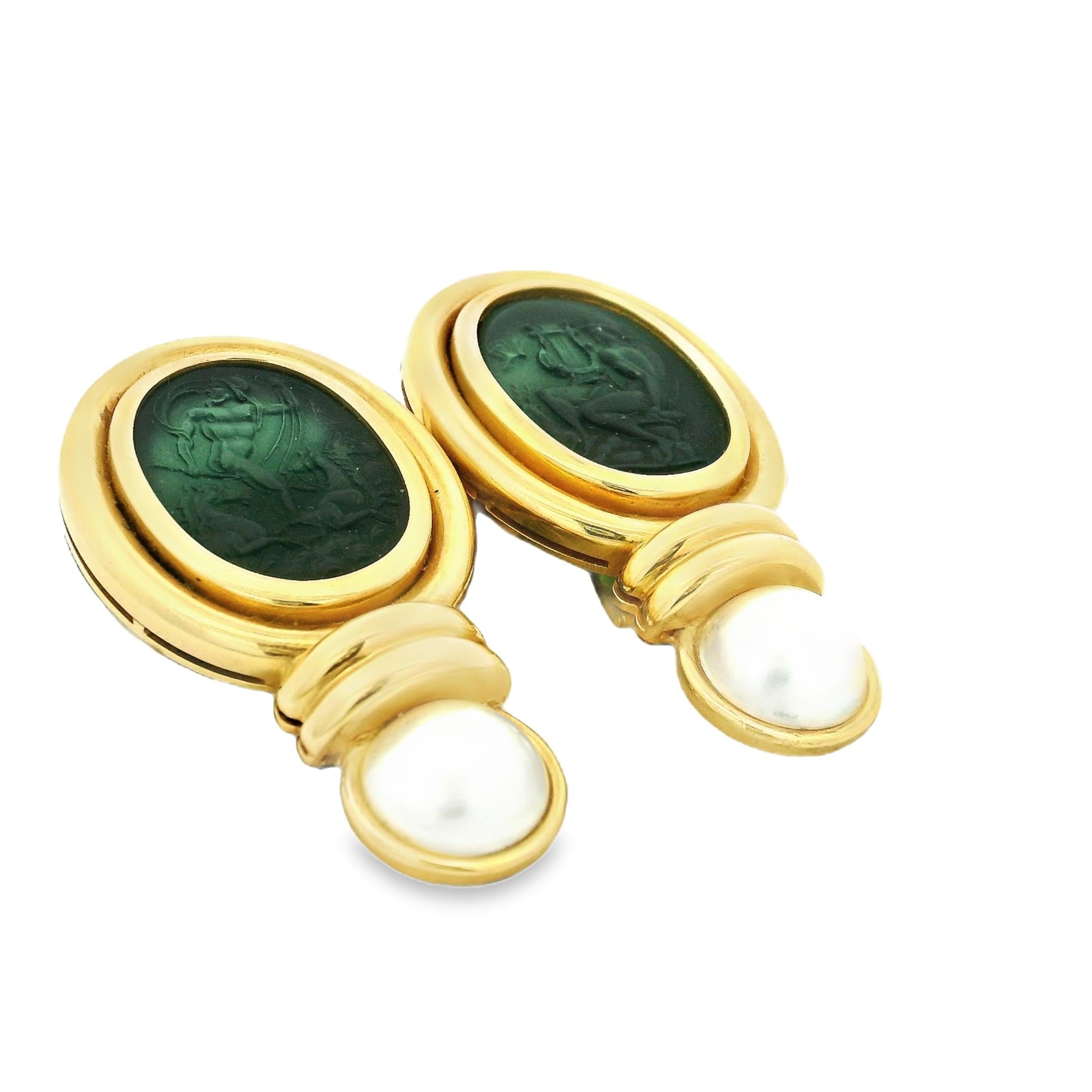 Neoclassico Orecchini a clip in oro giallo 18 carati in vetro veneziano e perle in vendita