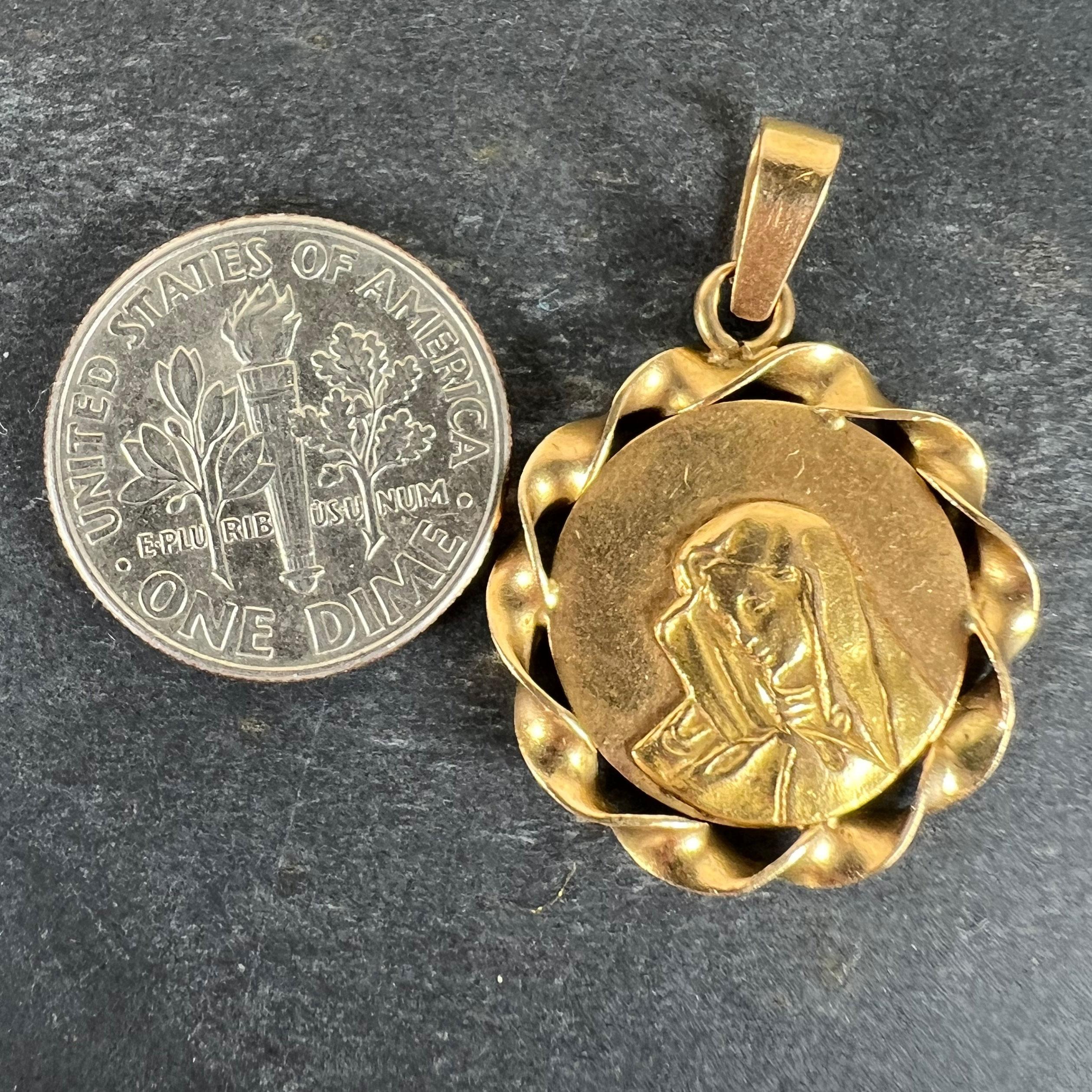 Italian 18K Yellow Gold Virgin Mary Twisted Frame Medal Pendant For Sale 6