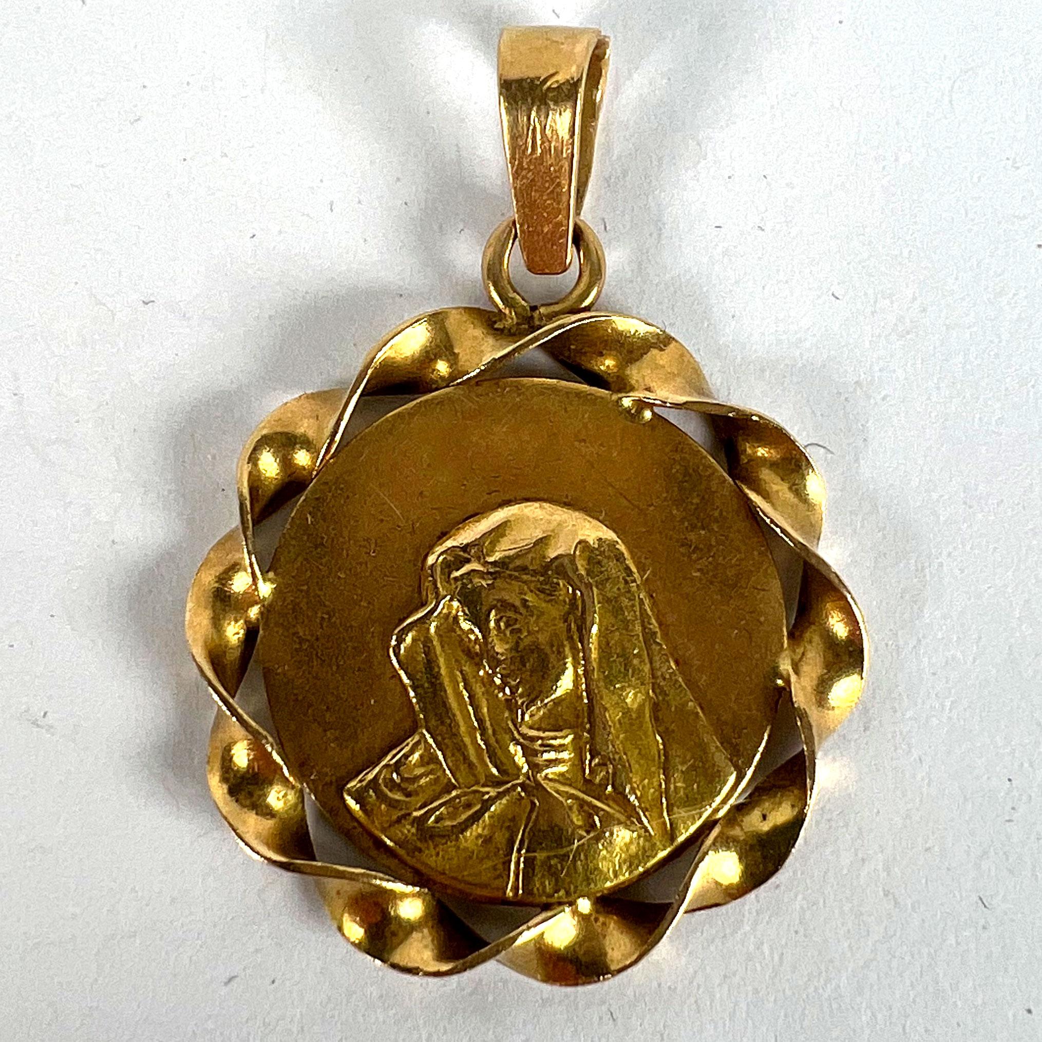 Italian 18K Yellow Gold Virgin Mary Twisted Frame Medal Pendant For Sale 7