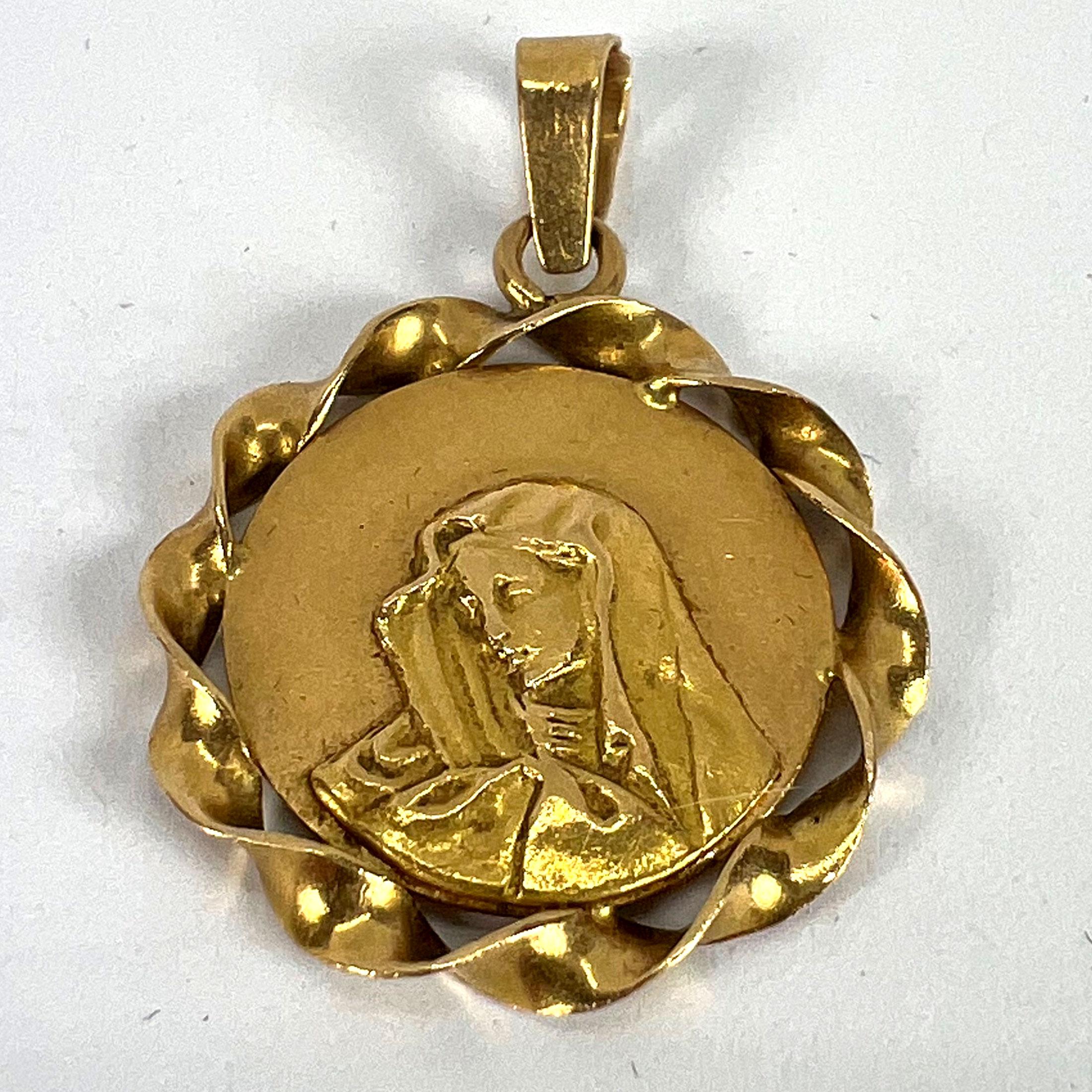 Italian 18K Yellow Gold Virgin Mary Twisted Frame Medal Pendant For Sale 8
