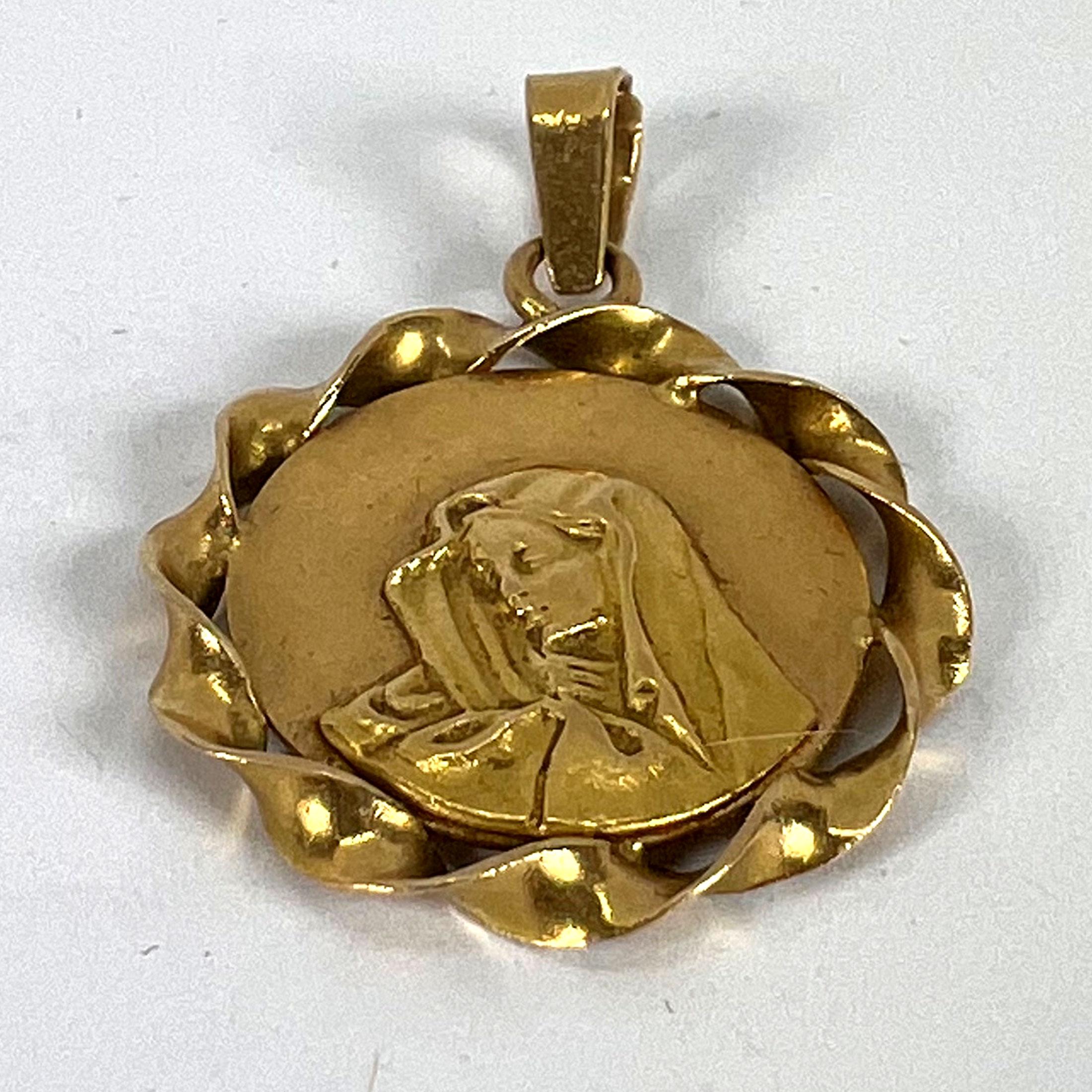 Italian 18K Yellow Gold Virgin Mary Twisted Frame Medal Pendant For Sale 9