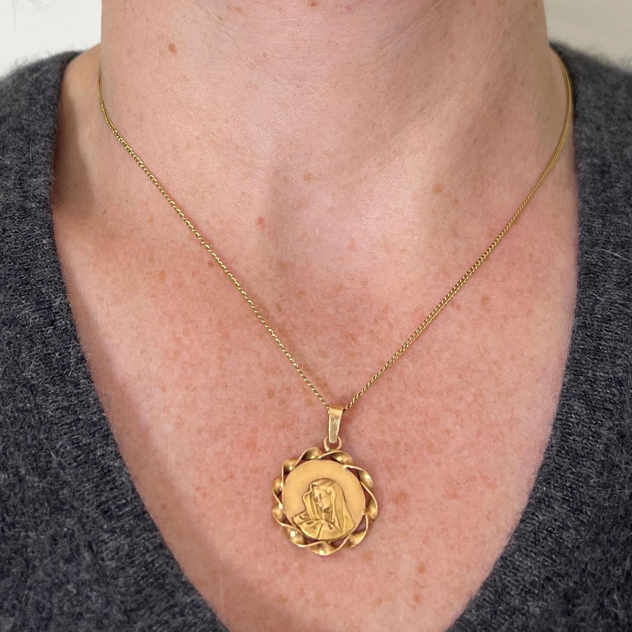Women's or Men's Italian 18K Yellow Gold Virgin Mary Twisted Frame Medal Pendant For Sale