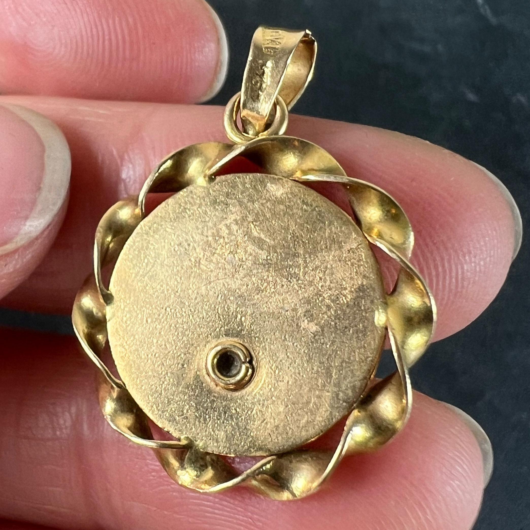 Italian 18K Yellow Gold Virgin Mary Twisted Frame Medal Pendant For Sale 4